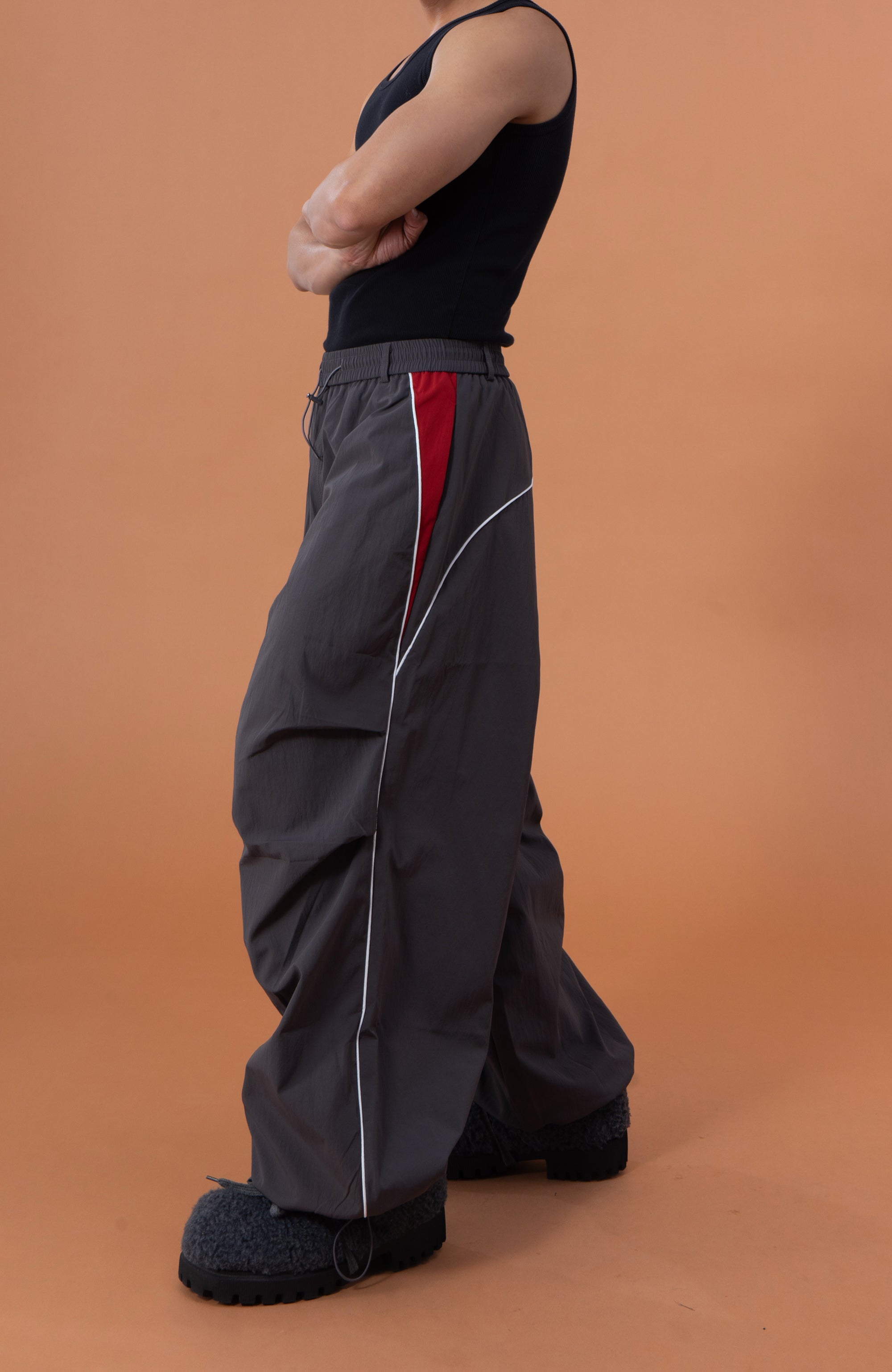 CLP Contrast Panel Pleated-Knee Drawstring-Hem Pants