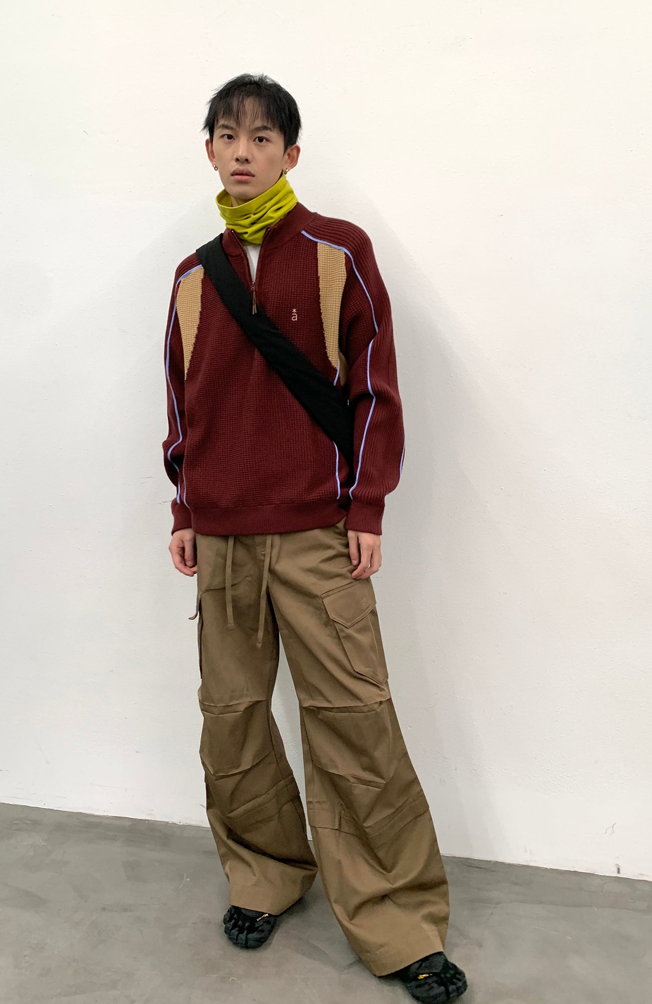 ROARINGWILD A ARCH Contrast Panel Raglan Half-Zip Sweater