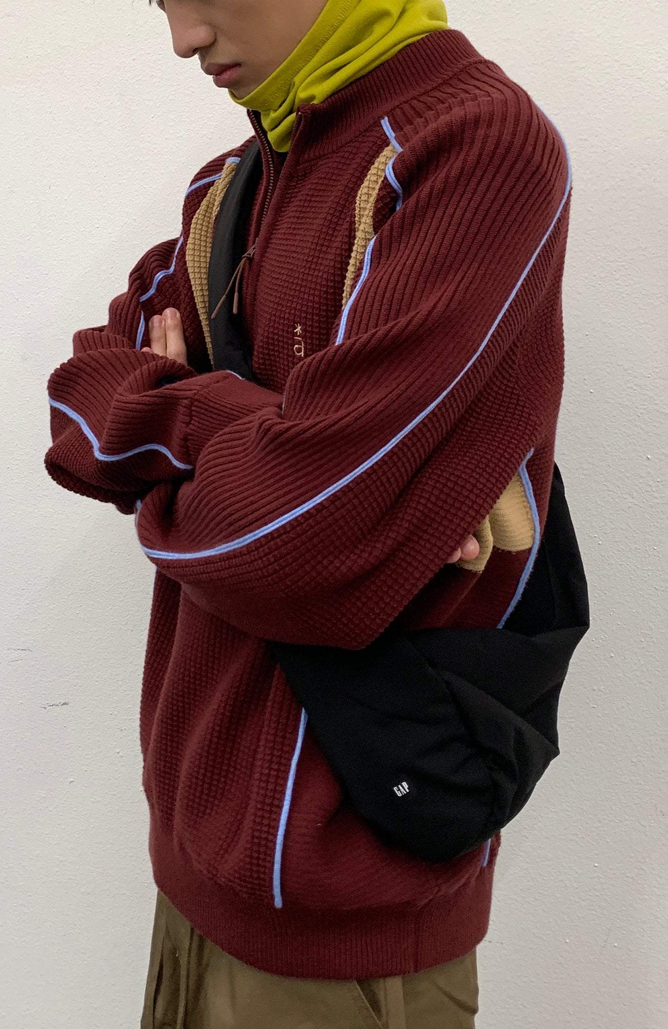 ROARINGWILD A ARCH Contrast Panel Raglan Half-Zip Sweater