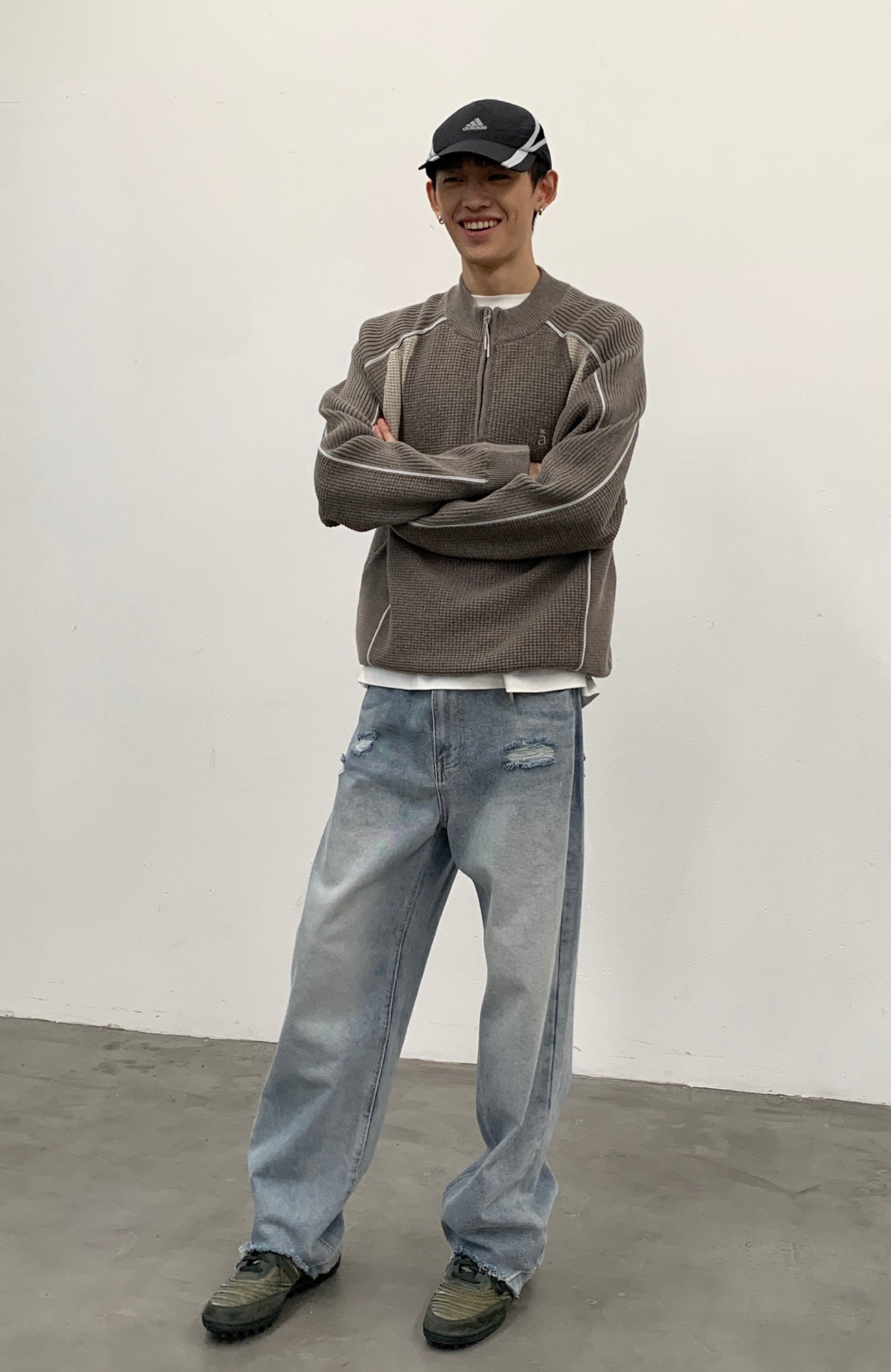 ROARINGWILD A ARCH Contrast Panel Raglan Half-Zip Sweater