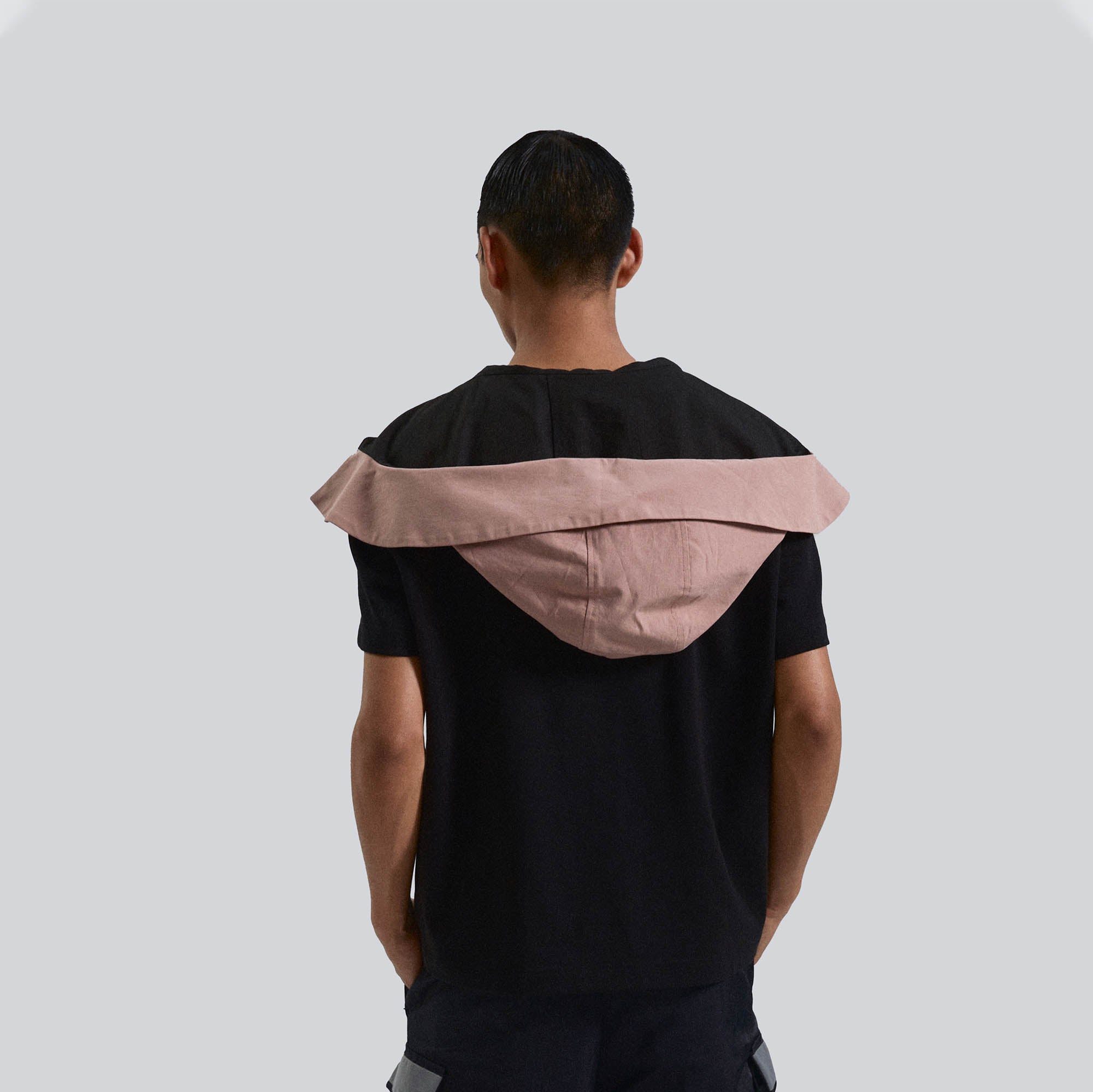 KADAKADA Detachable Hood Quarter-Zip T-Shirt