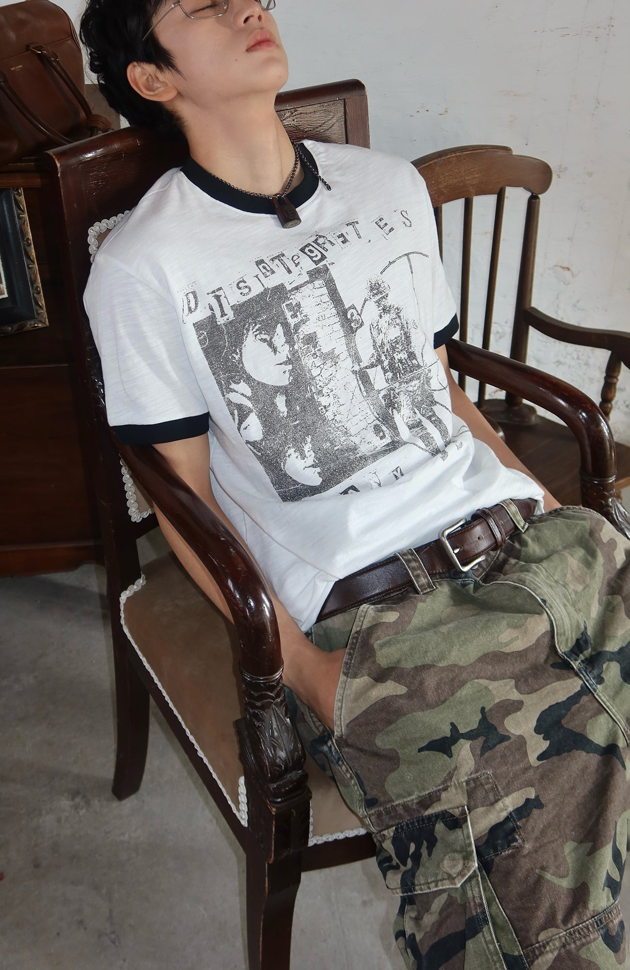 SADSOUP Contrast Trim Retro Graphic Tee