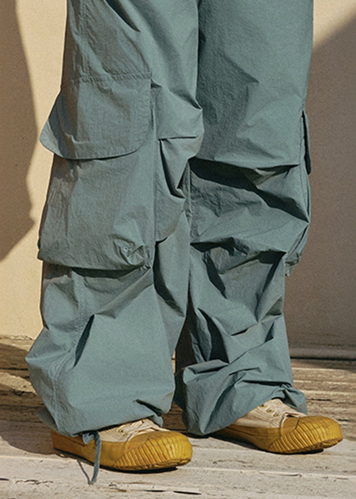 OSCILL Big-Pocket Parachute Pants