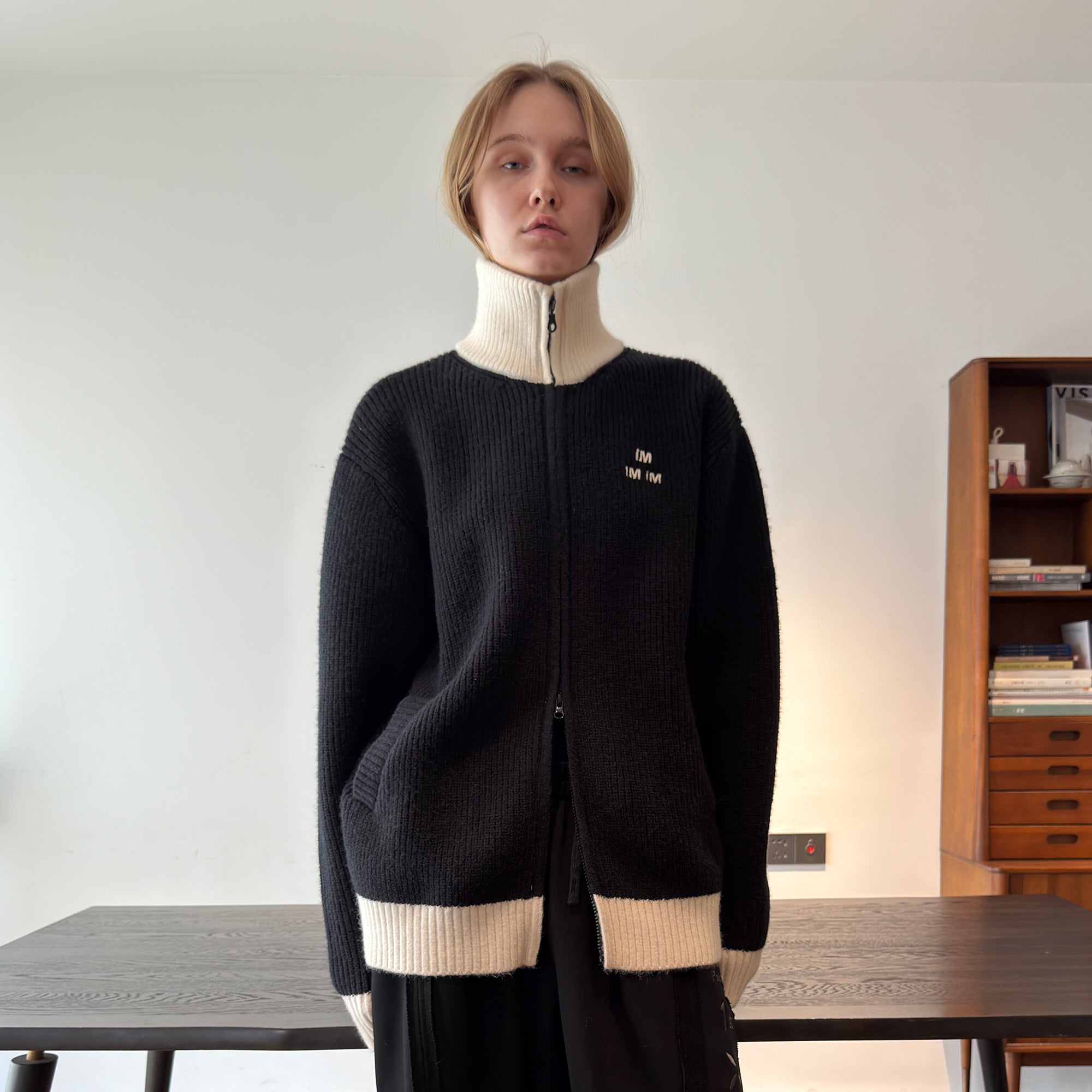 MIICHOUS Contrast Embroidered Turtle Neck Cardigan