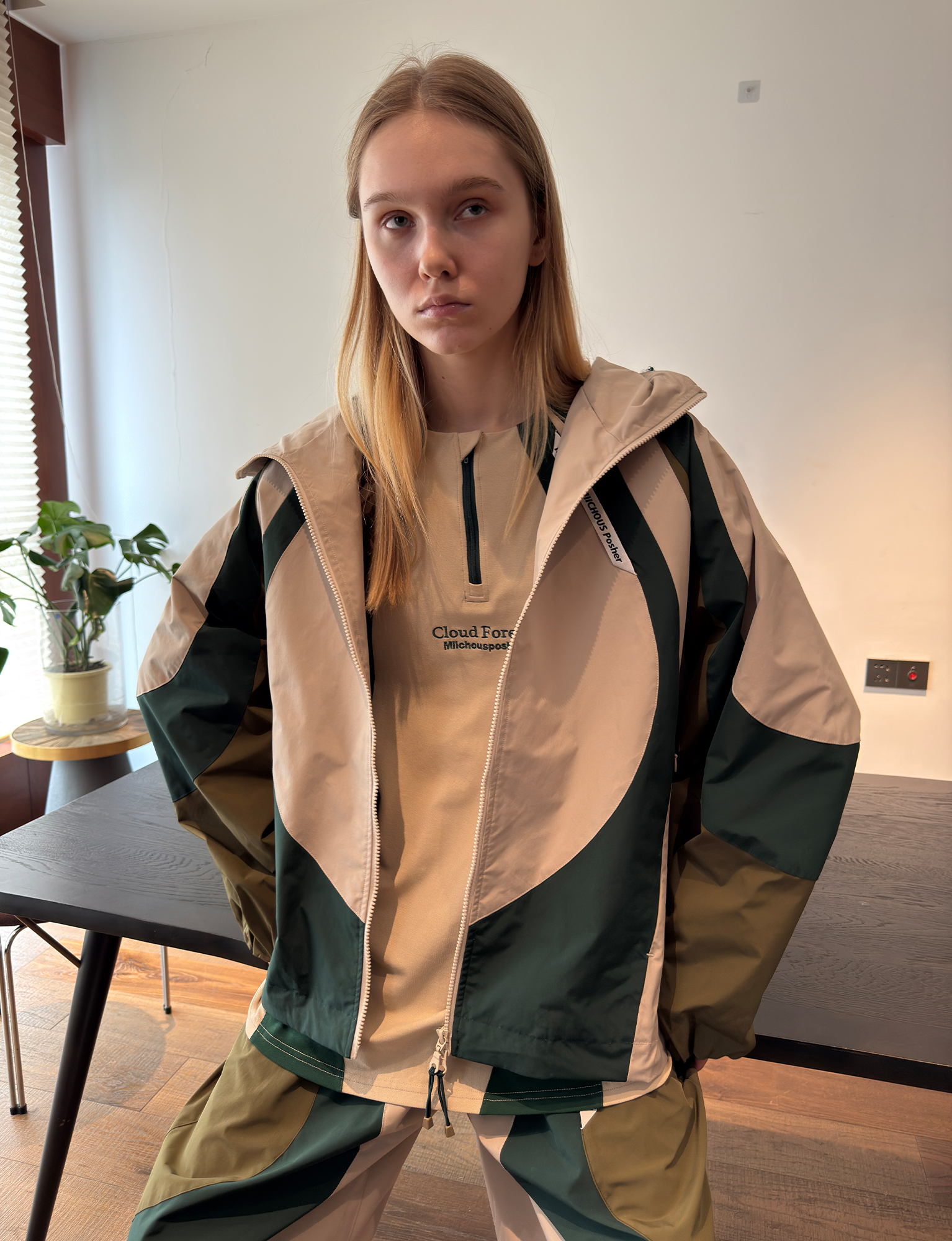 MIICHOUS Contrast Curved Panel Hooded Jacket
