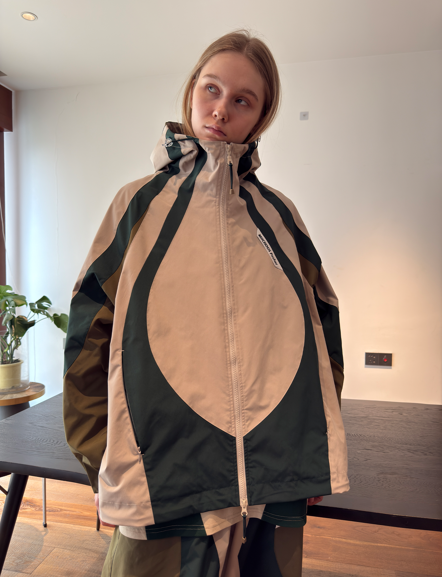 MIICHOUS Contrast Curved Panel Hooded Jacket