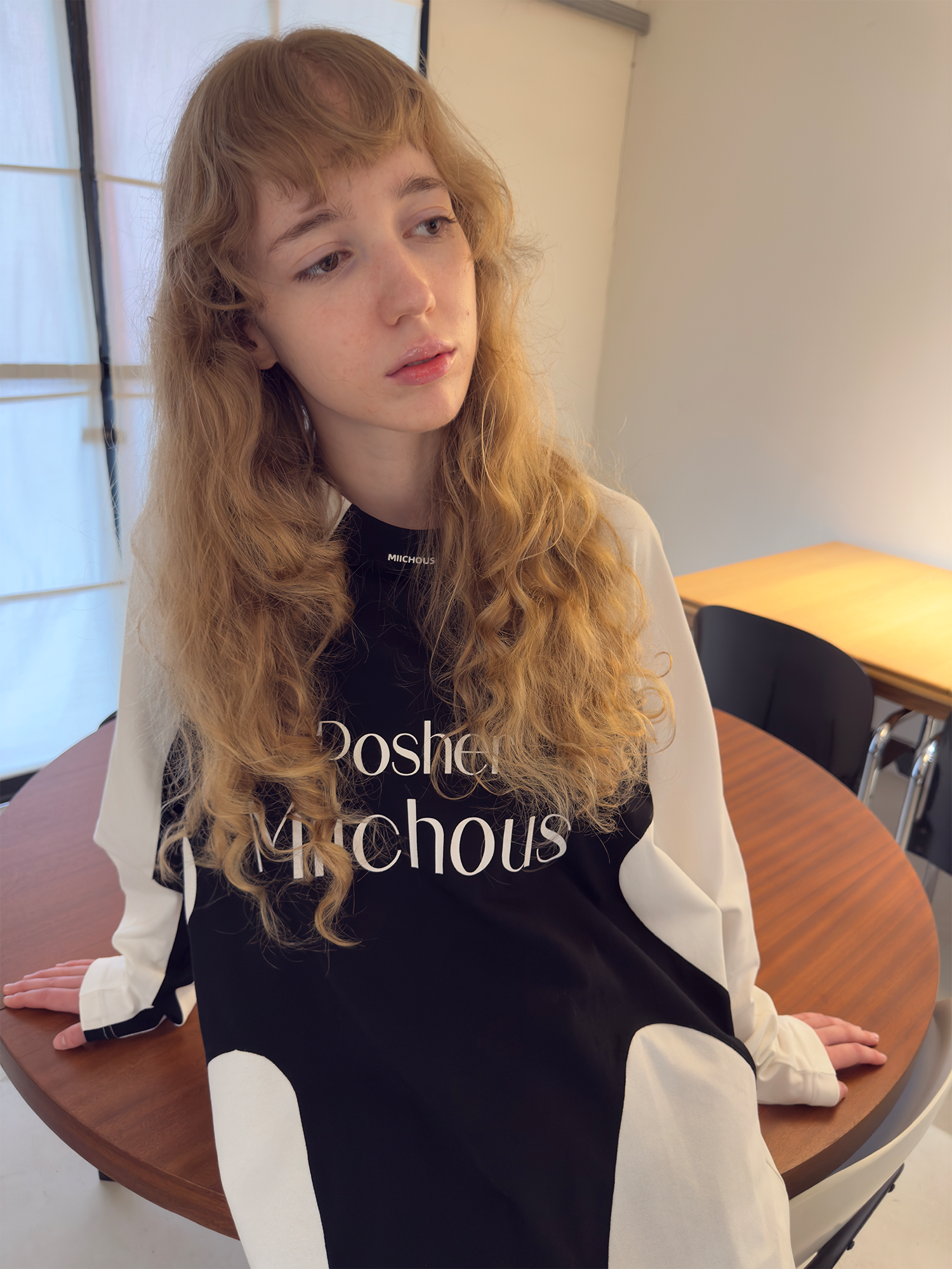 MIICHOUS Contrast Raglan Graphic Long-Sleeve Tee