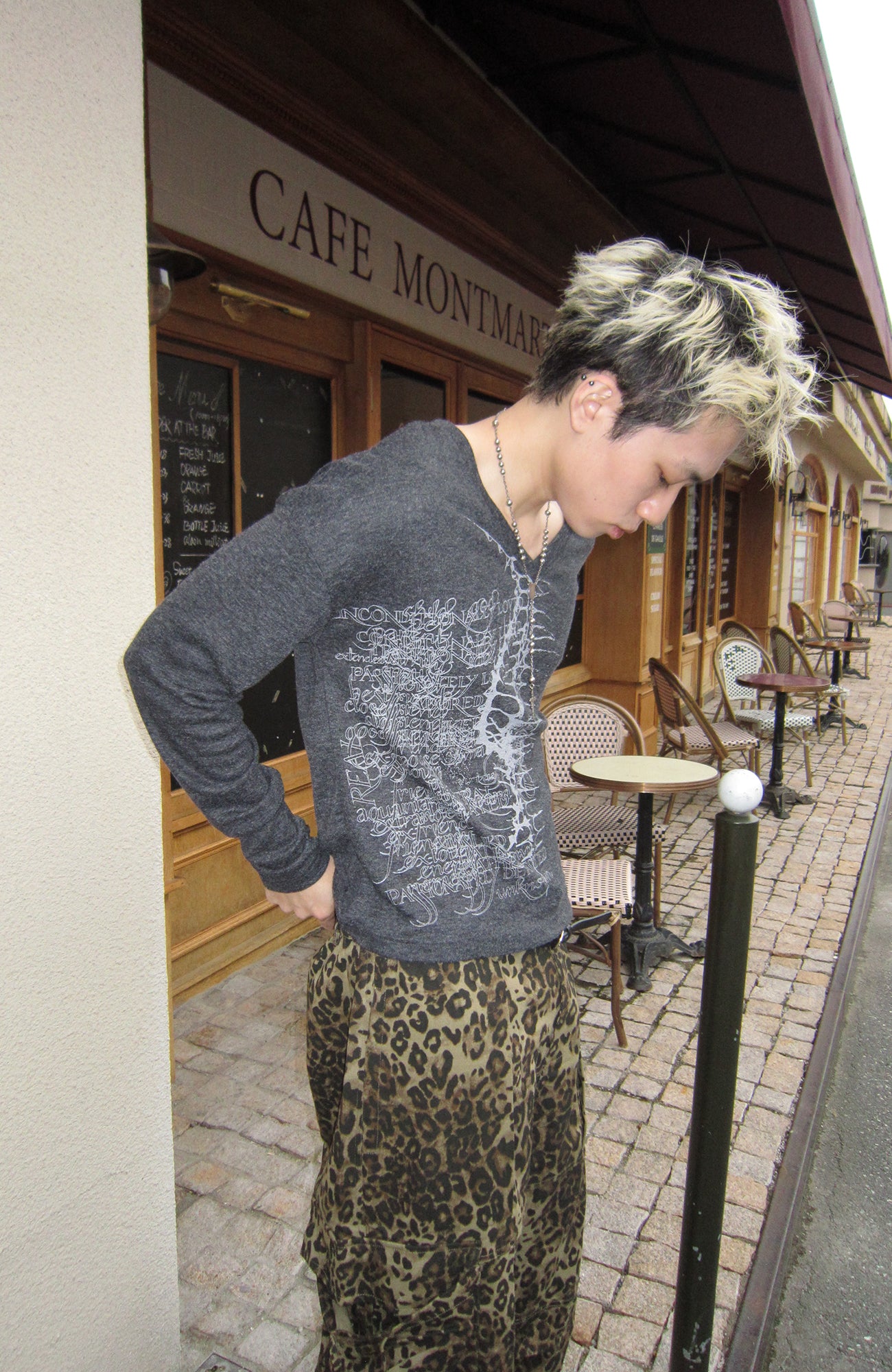 SADSOUP Skeleton Graphic V-Neck Long-Sleeve Tee