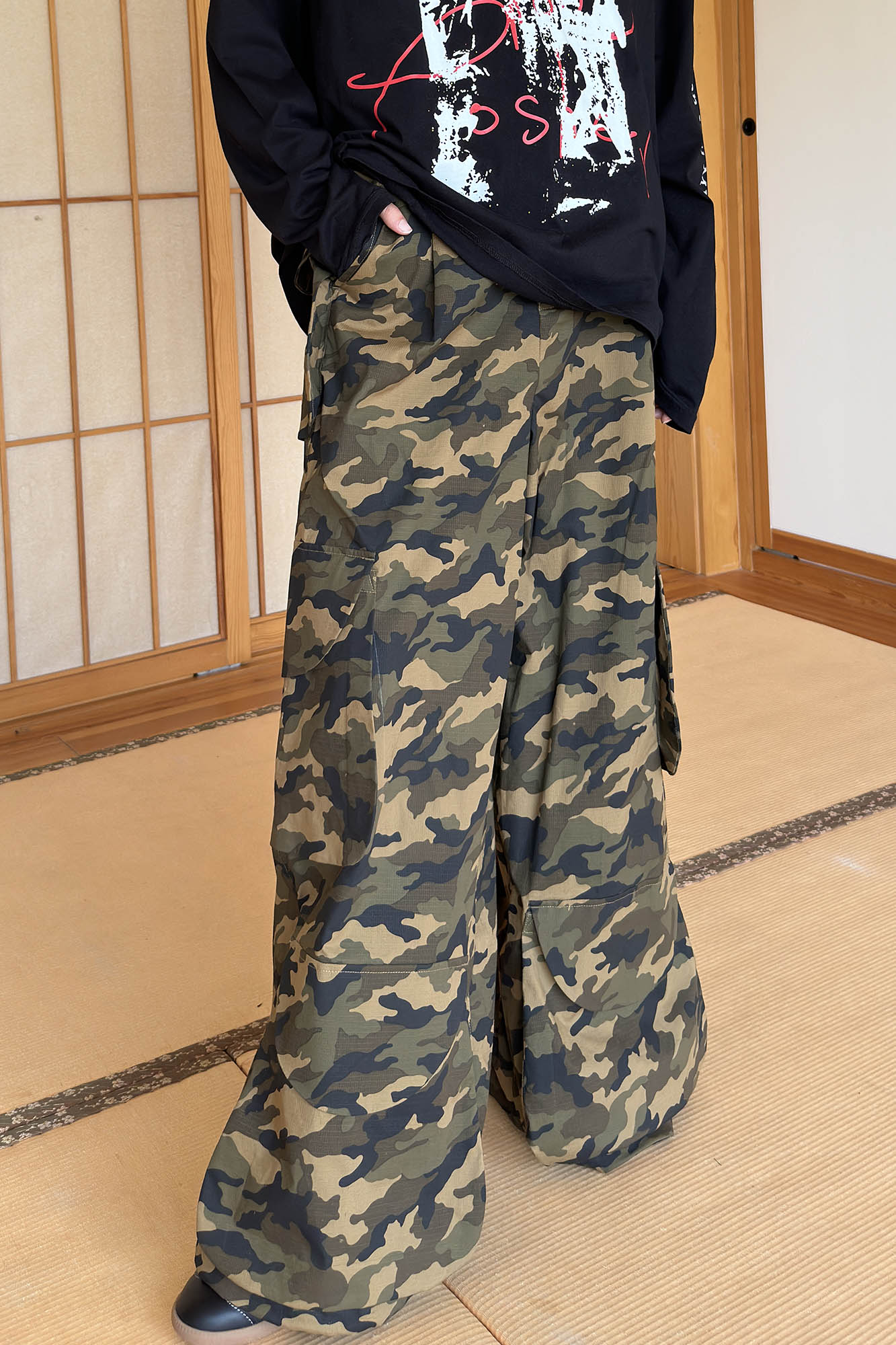 MIICHOUS Camo Wide-Leg Cargo Pants