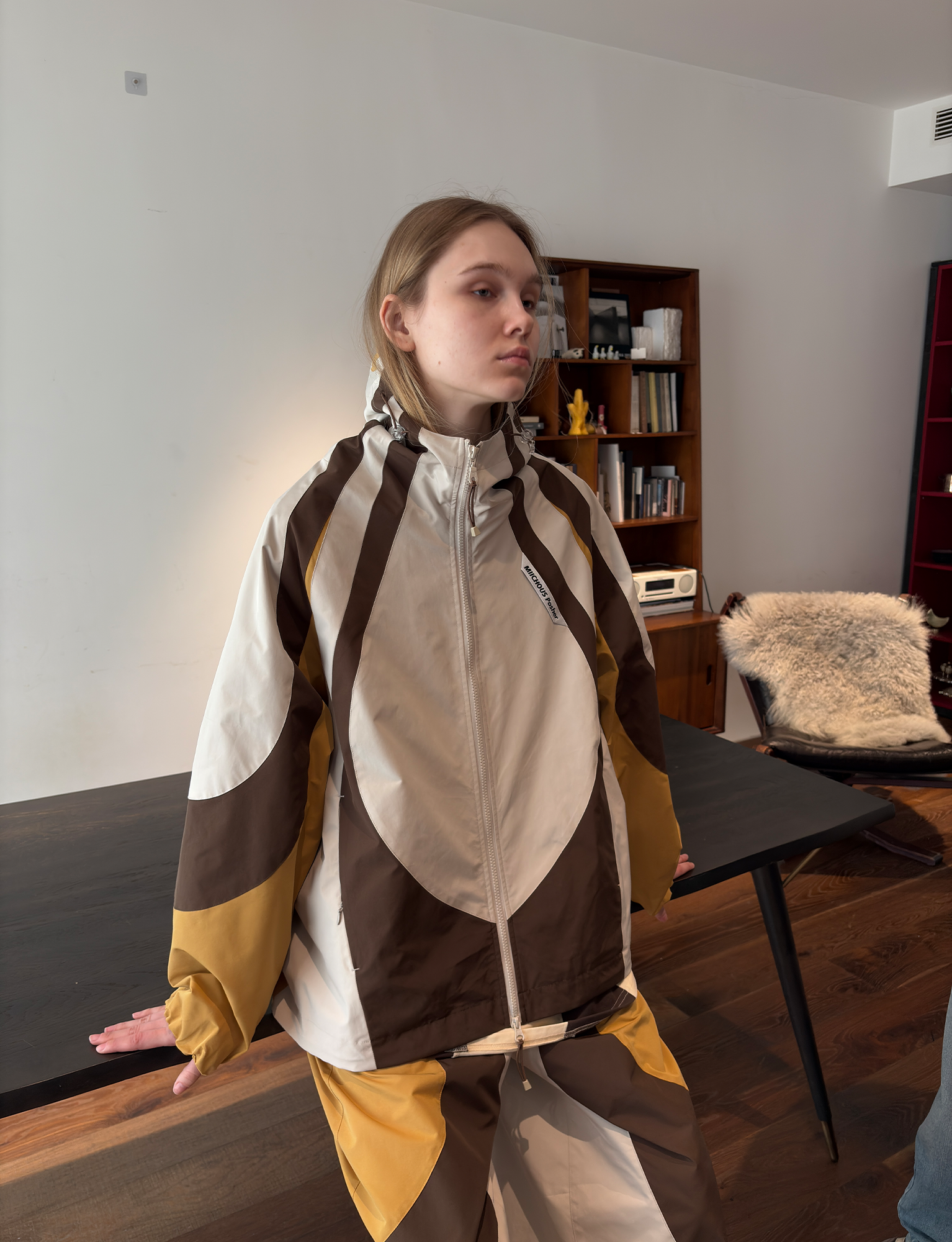 MIICHOUS Contrast Curved Panel Hooded Jacket