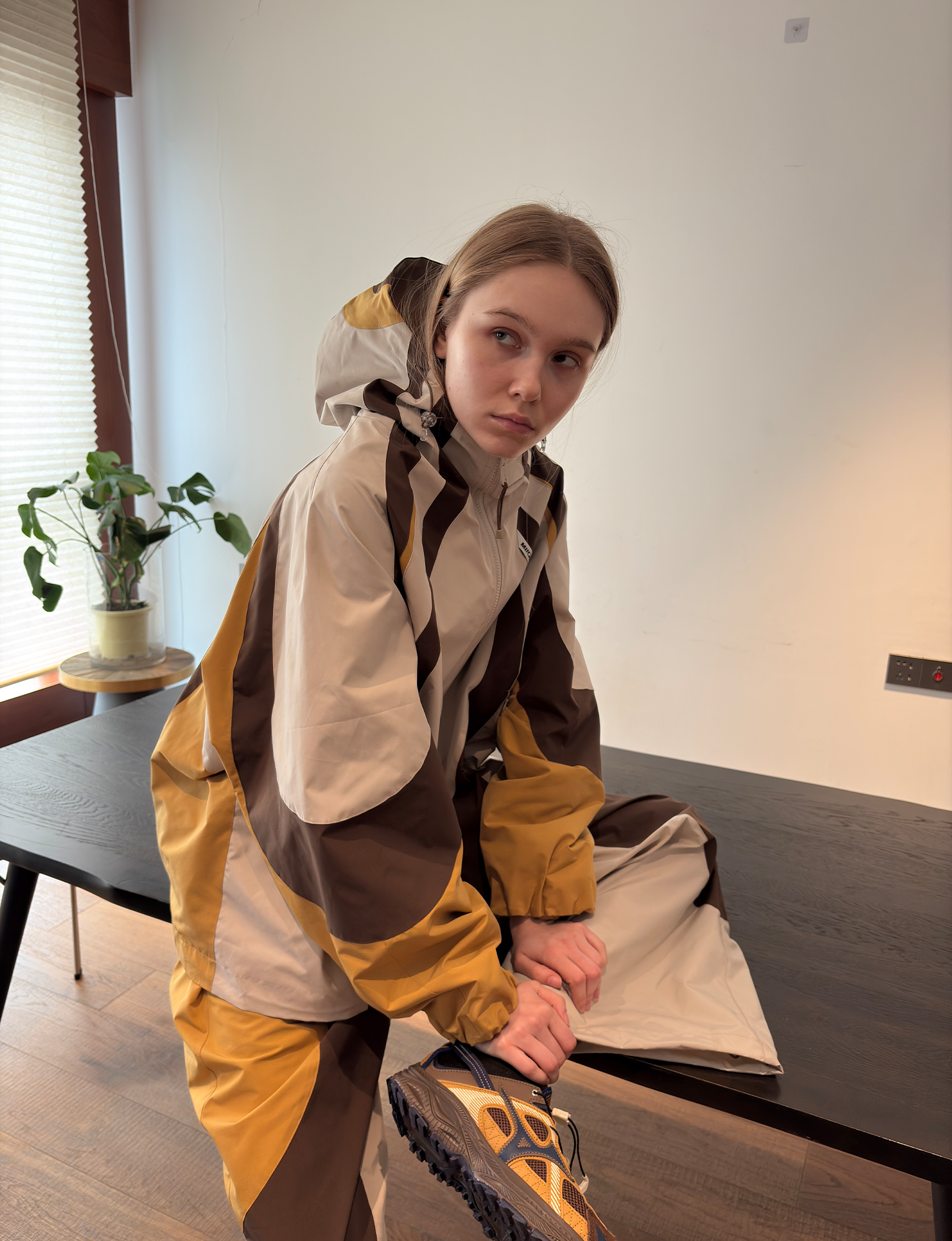 MIICHOUS Contrast Curved Panel Hooded Jacket
