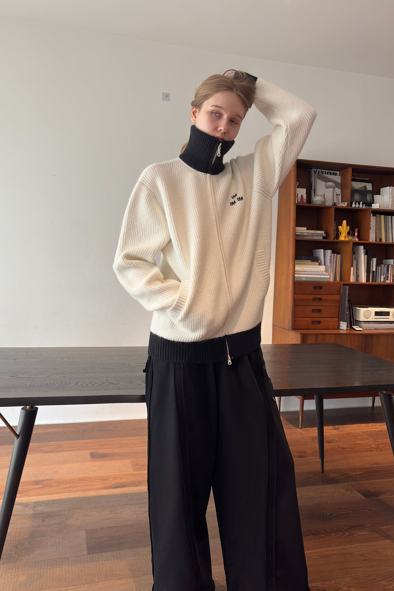 MIICHOUS Contrast Embroidered Turtle Neck Cardigan