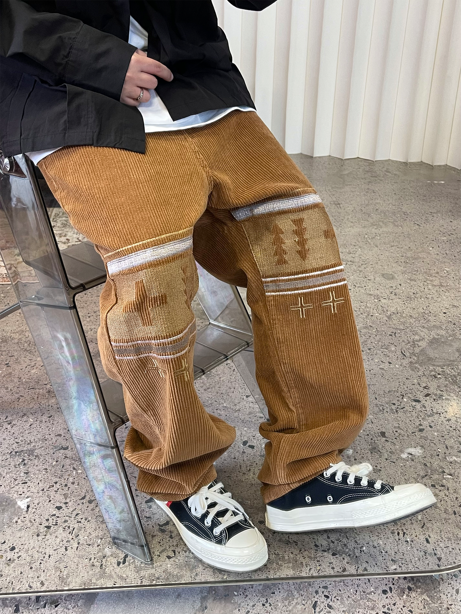 ME DA IGUAL Embroidered Corduroy Straight-Leg Pants