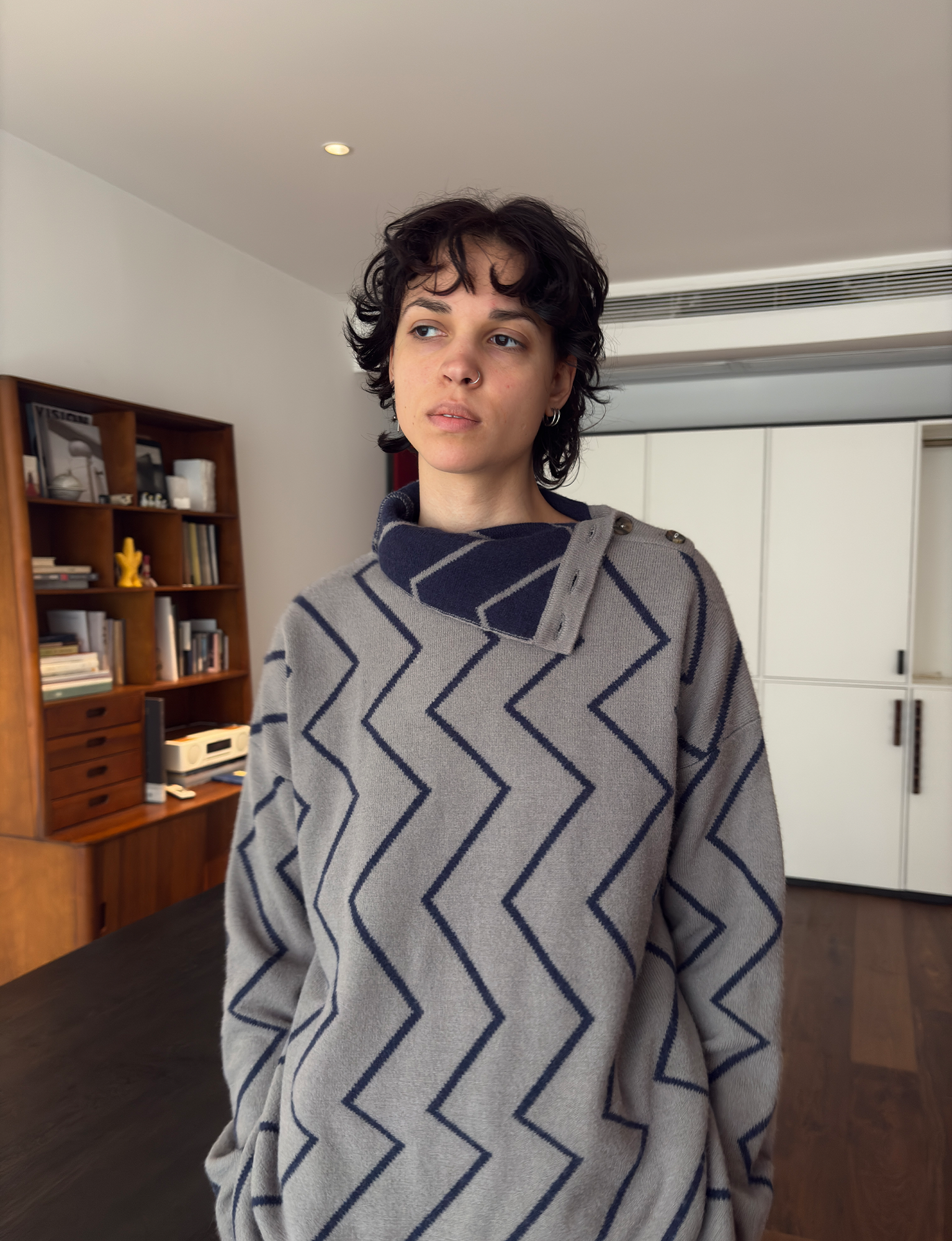 MIICHOUS Geometric Ripple Jacquard Asym High-Neck Sweater
