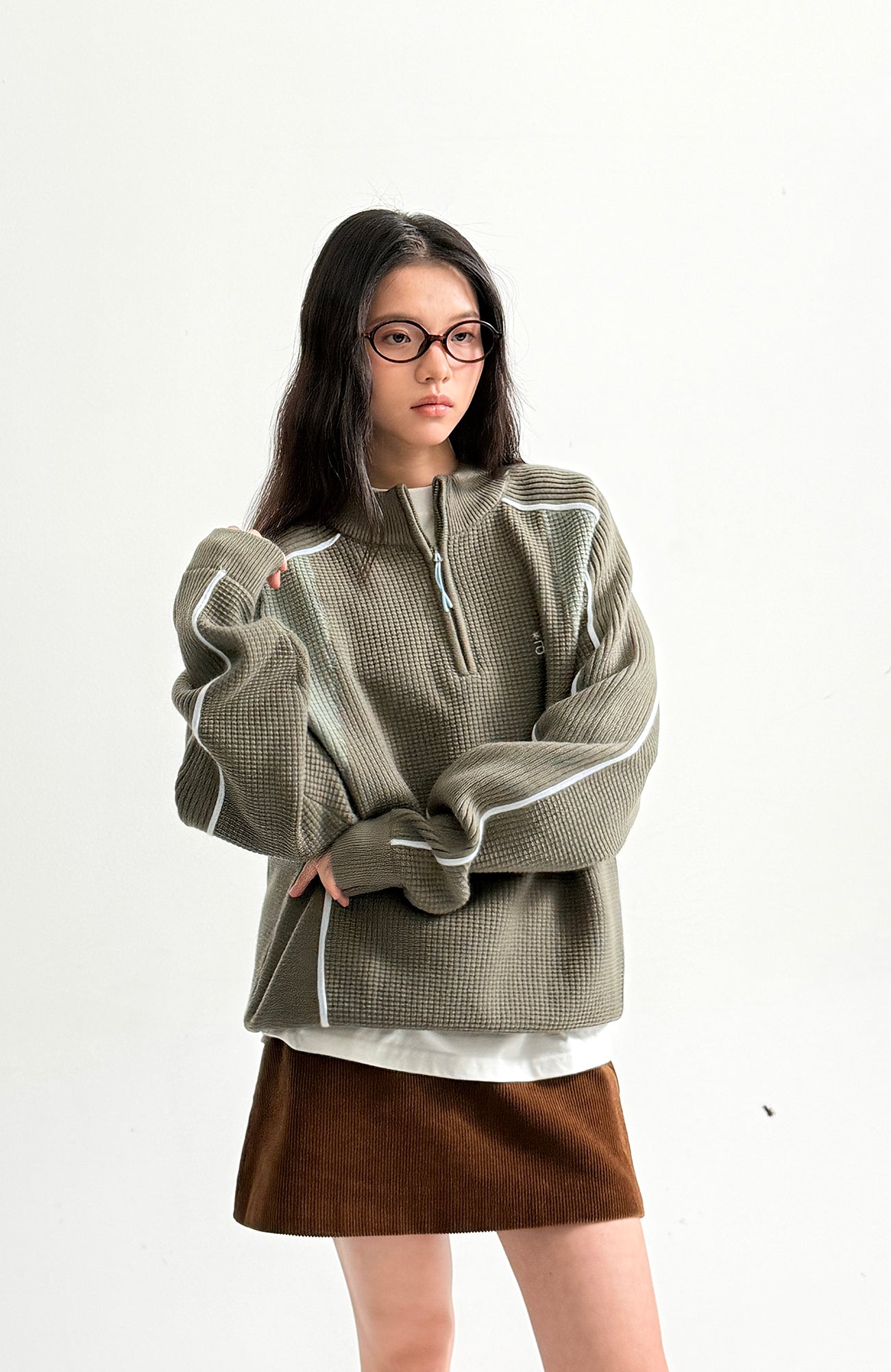 ROARINGWILD A ARCH Contrast Panel Raglan Half-Zip Sweater