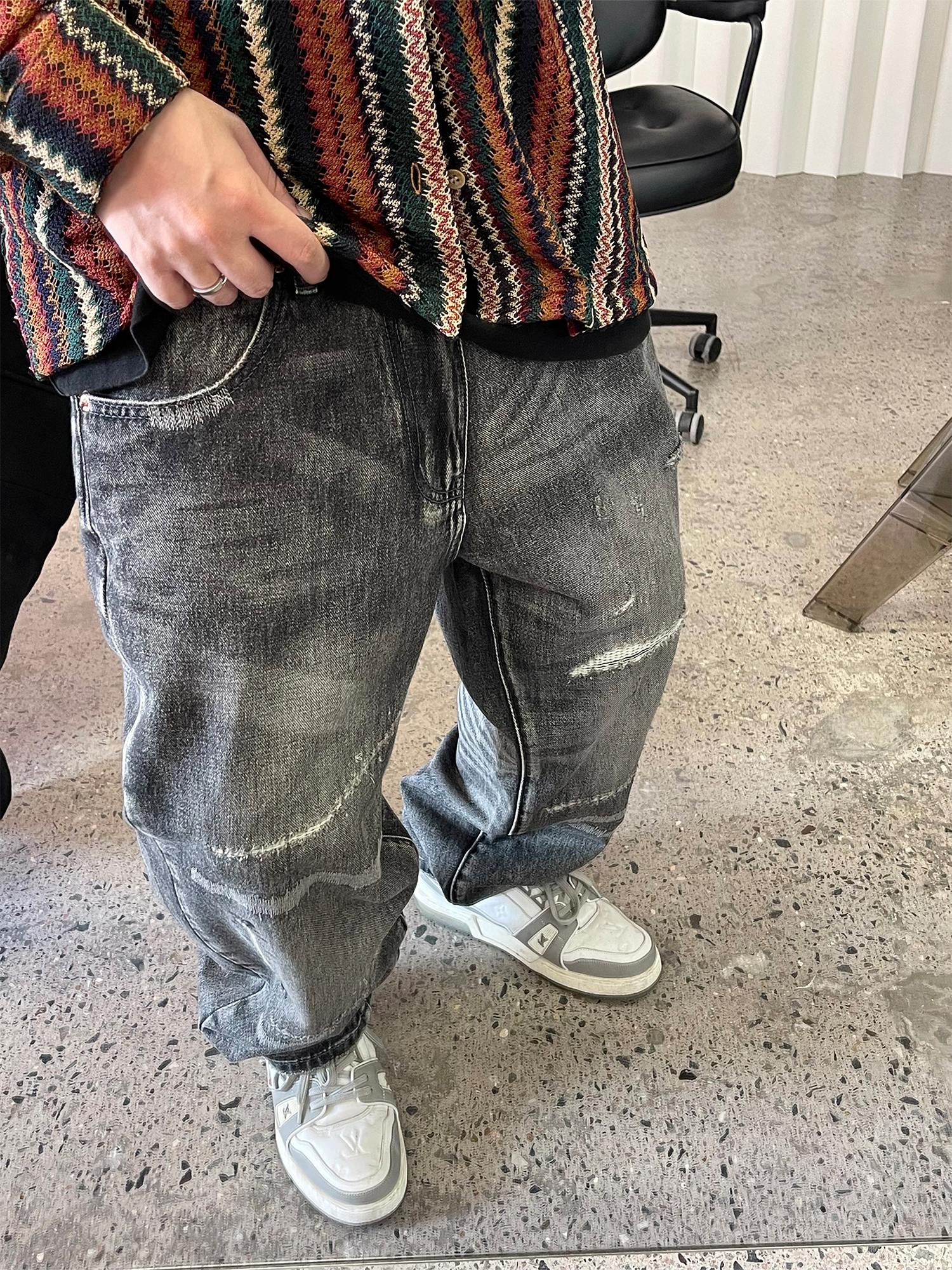 ME DA IGUAL Washed Destroyed Patch Straight-Leg Jeans