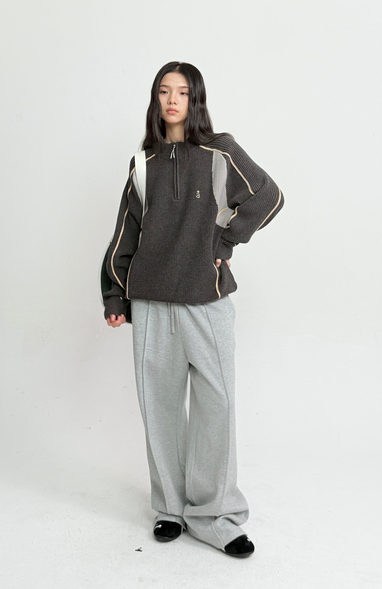 ROARINGWILD A ARCH Contrast Panel Raglan Half-Zip Sweater