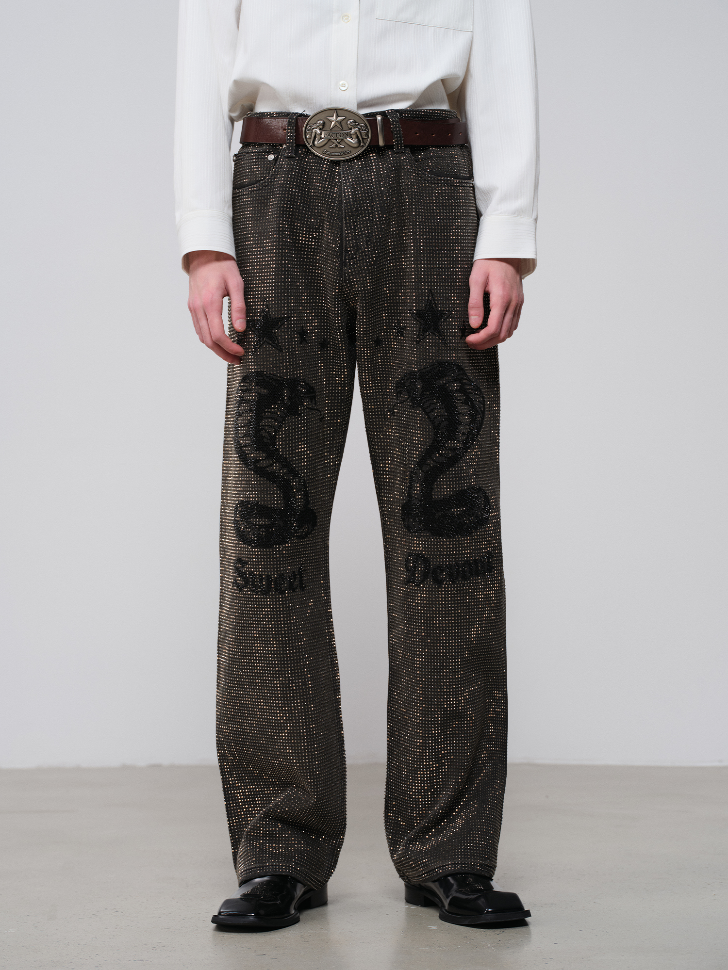 FACEONLAB Double-Headed Snake Studded Dirty-Washed Retro Jeans