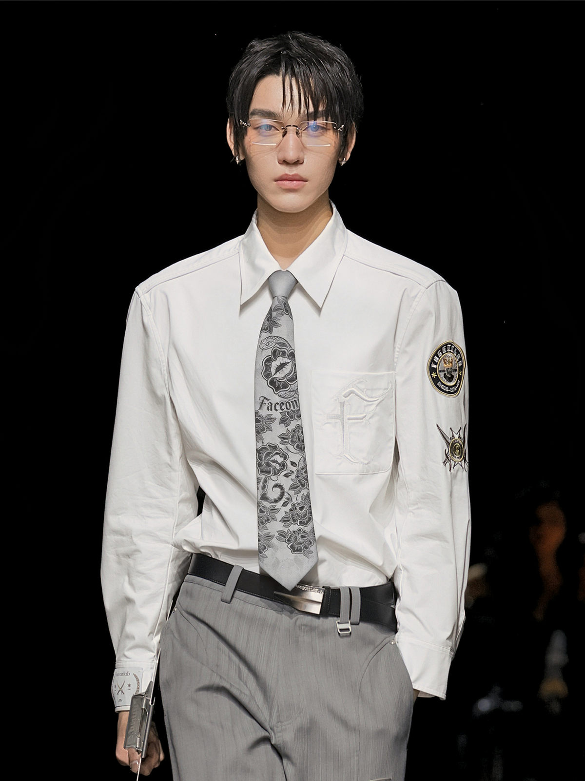 FACEONLAB Carnivorous Flower Jacquard No-Tie Necktie
