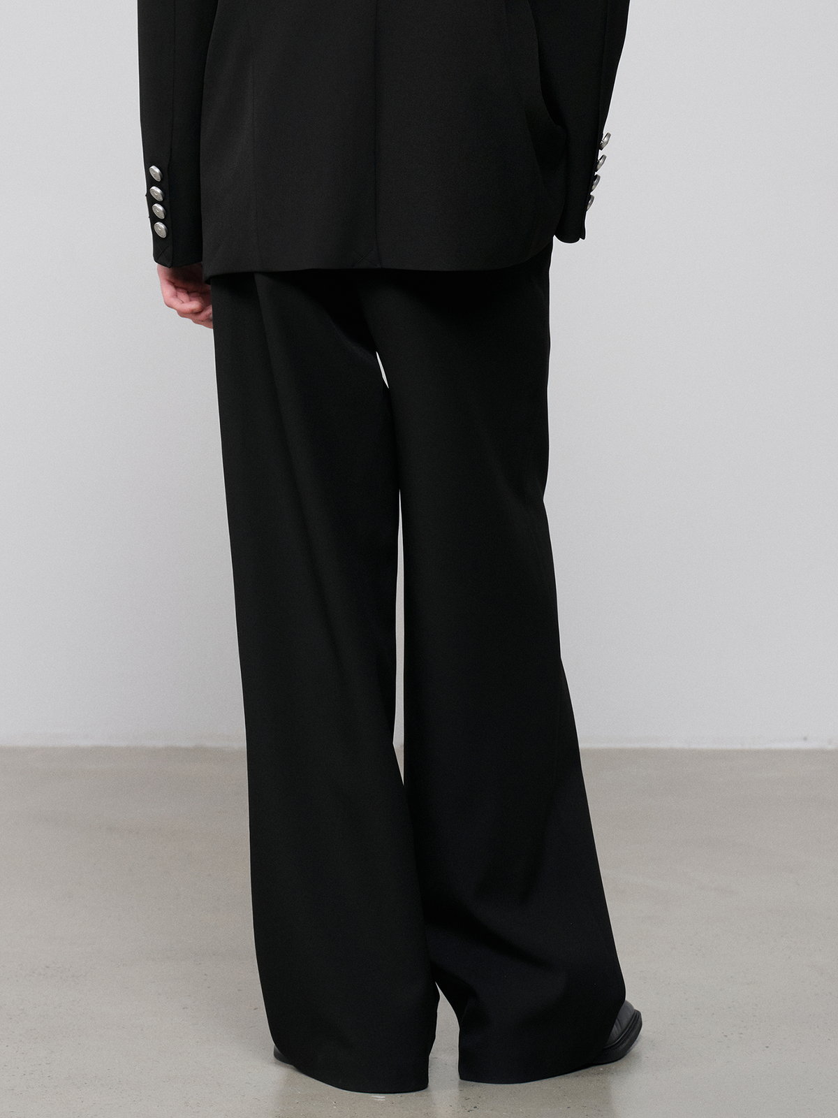 FACEONLAB Classic Pleated Straight-Leg Pants Black