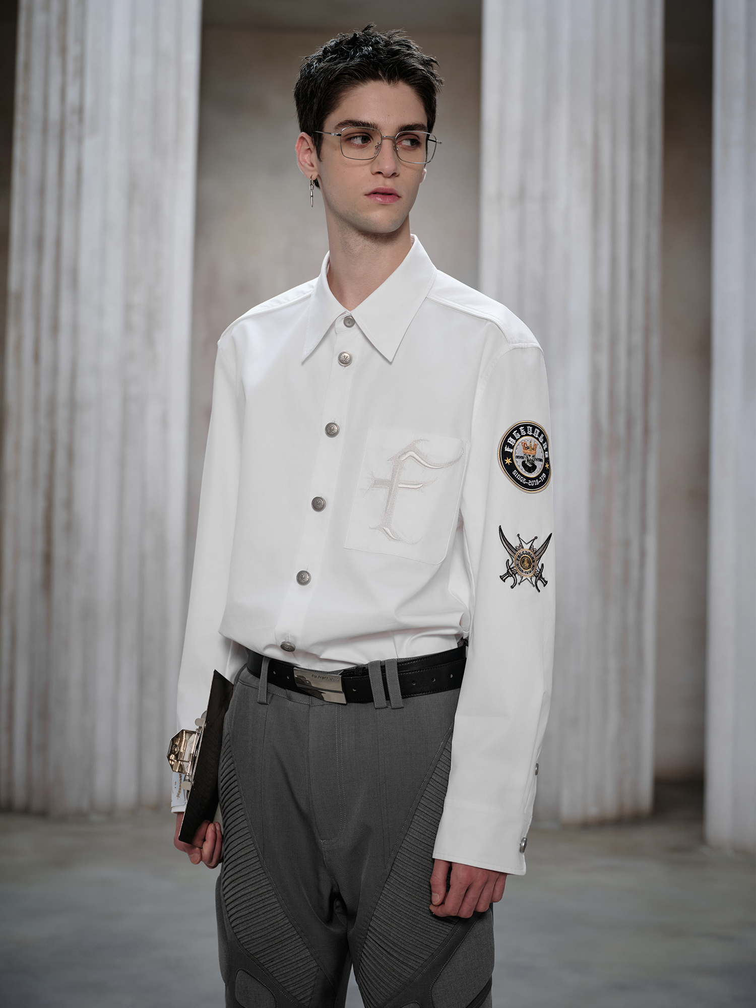 FACEONLAB Mental-Button Embroidered Badge-Patch Shirt White