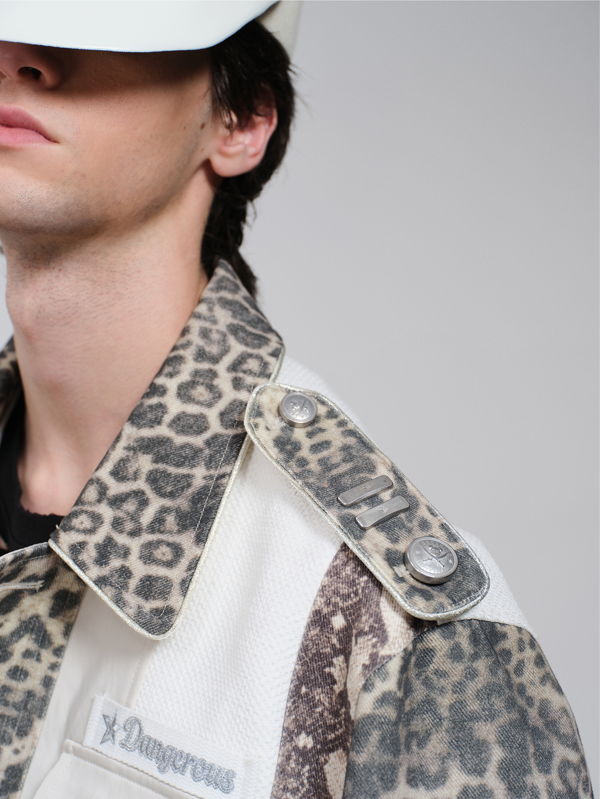 FACEONLAB Camo Spliced Leopard Lapel Jacket White