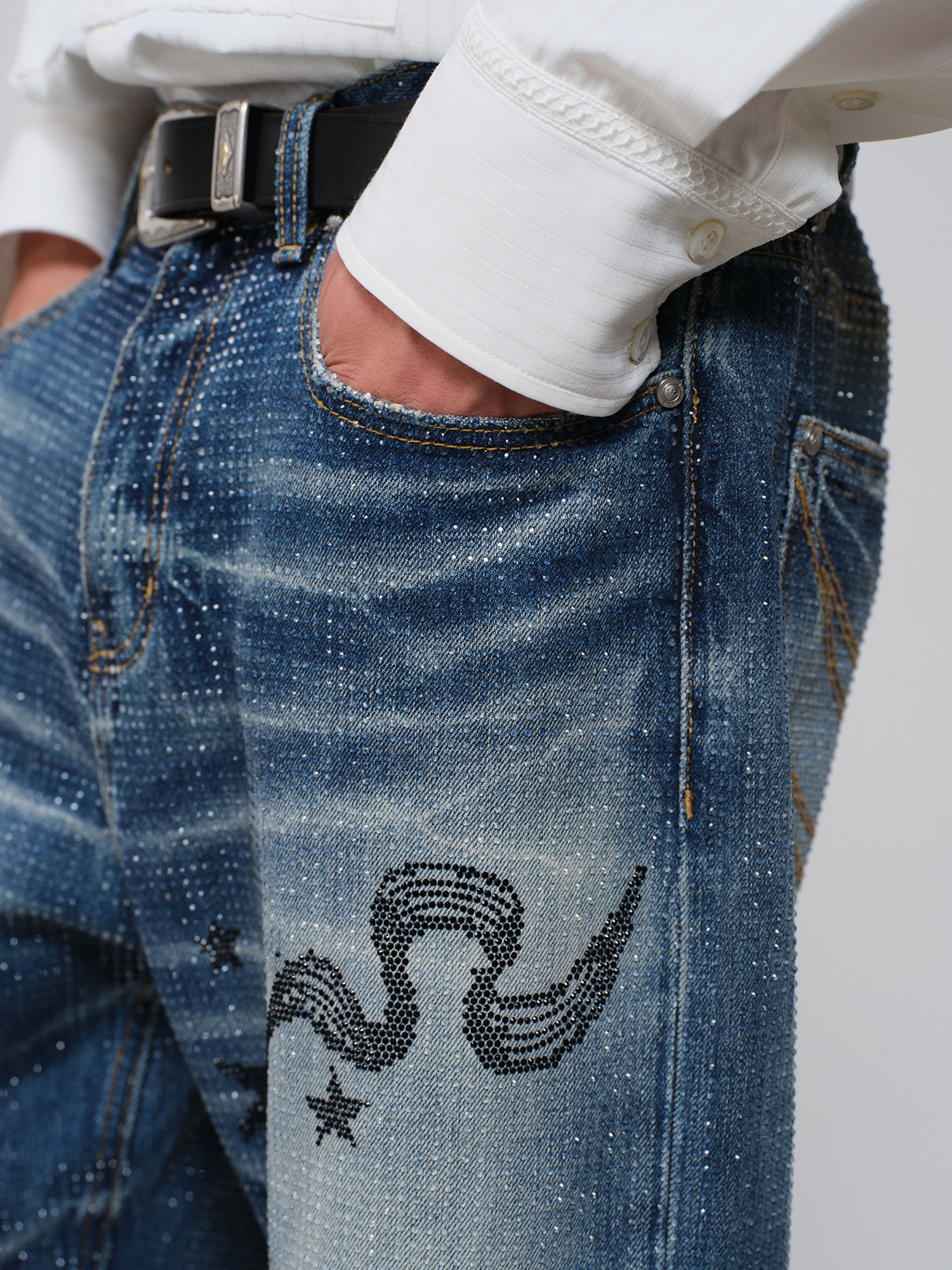 FACEONLAB Crystal Rhinestone Serpent Washed Straight-Leg Jeans