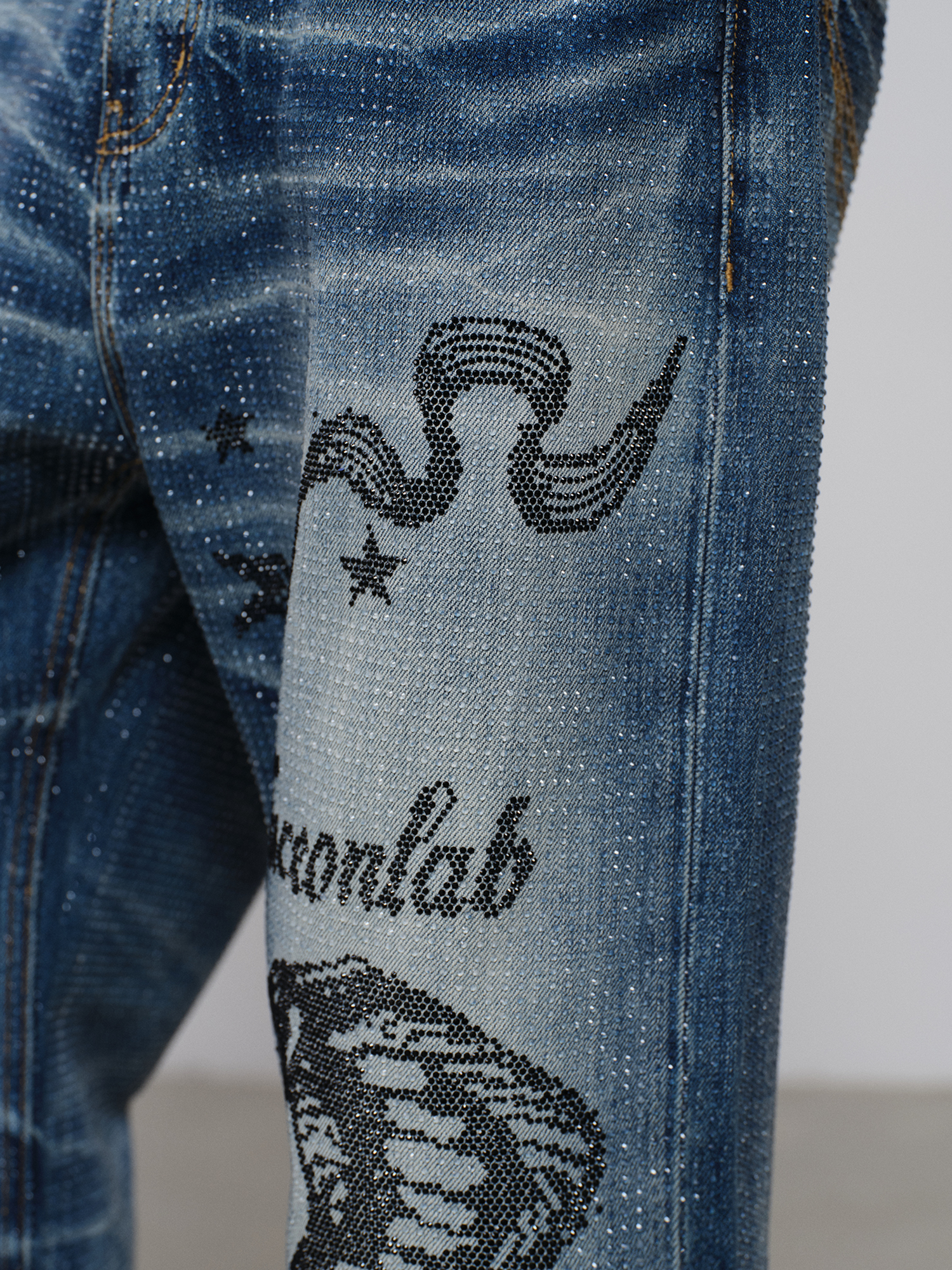 FACEONLAB Crystal Rhinestone Serpent Washed Straight-Leg Jeans