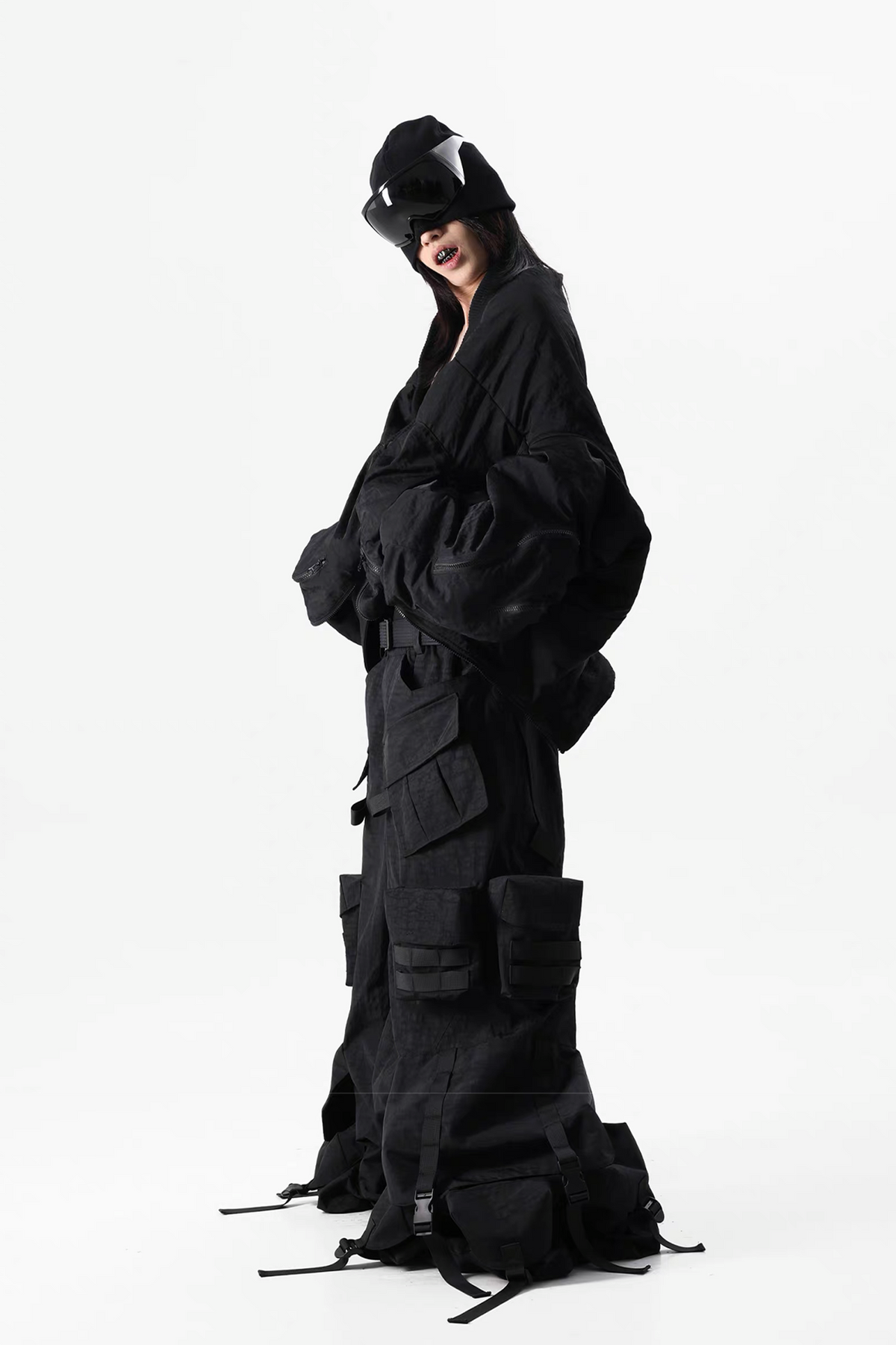 VANGUARDIA Multi-Pocket Nylon Wide-Leg Cargo Pants