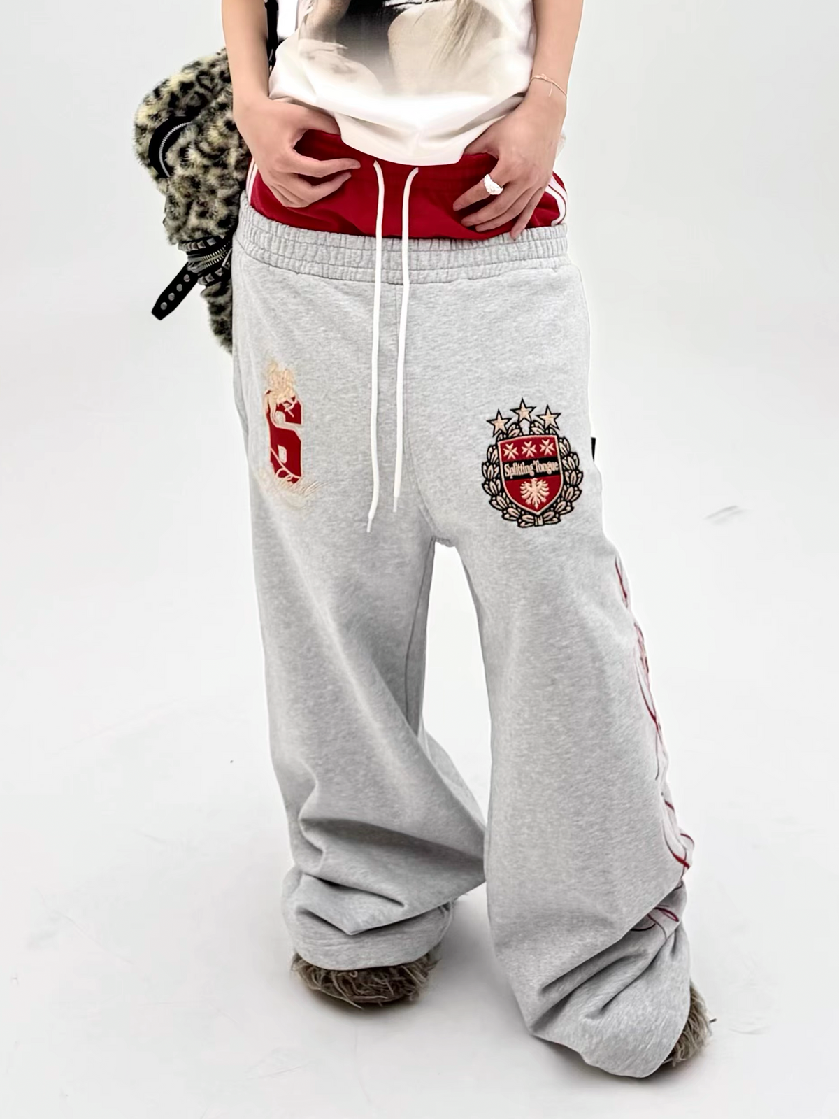 THEWET Double-Waist Crest Baggy Sweatpants