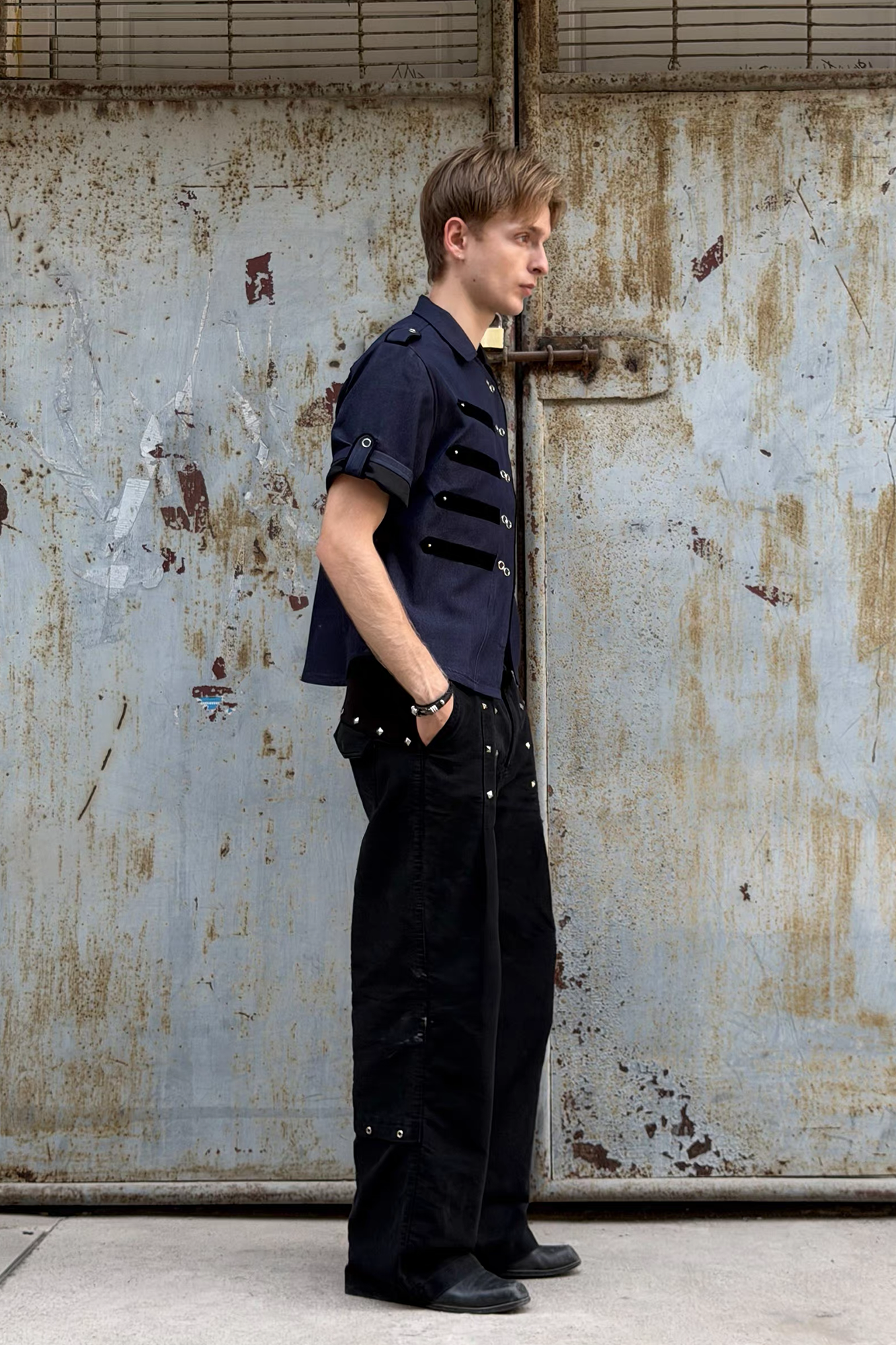 ESAIAS Asymmetrical Rivet-Strap Half Shirt