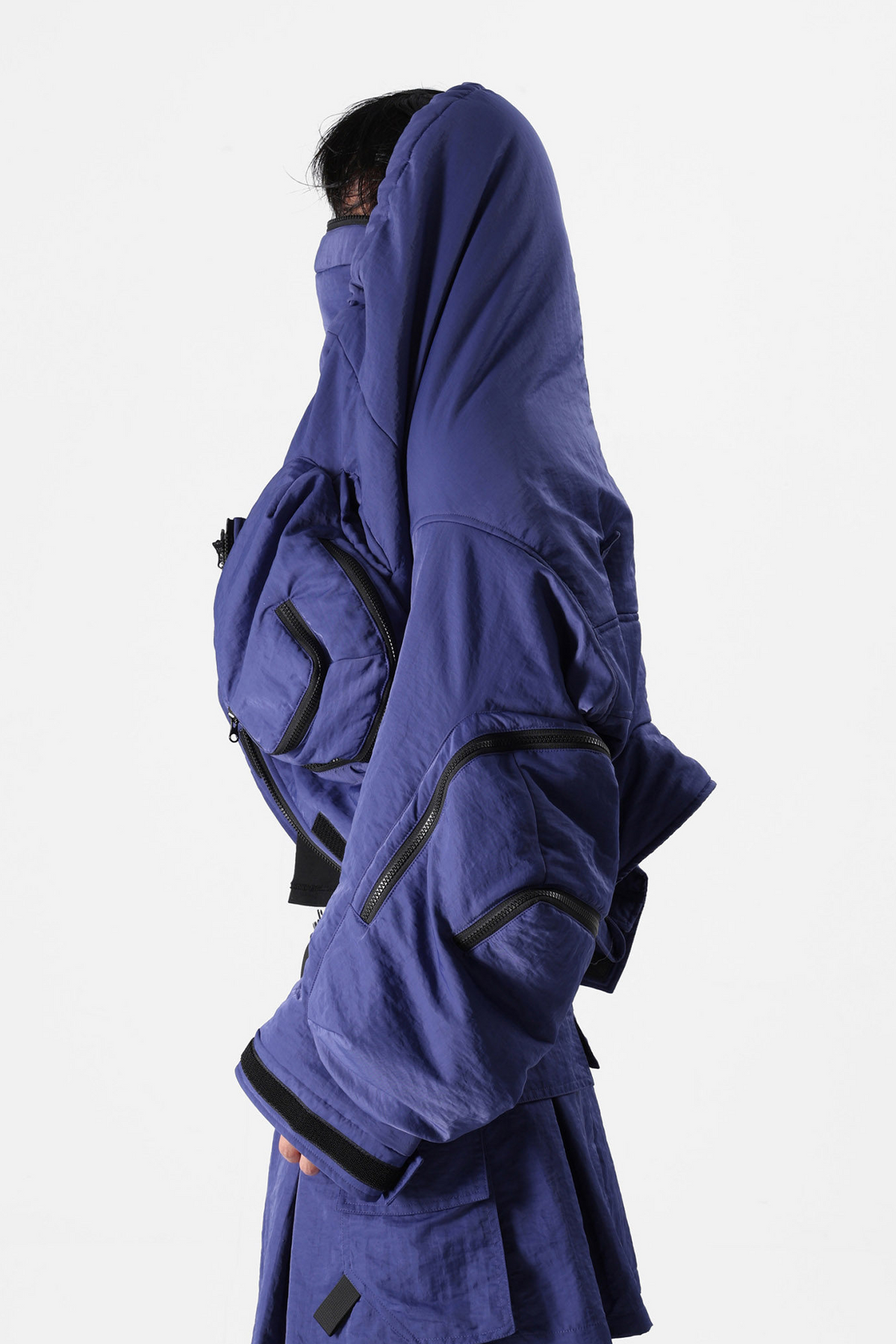 VANGUARDIA Multi-Pocket Cropped Puffer Jacket
