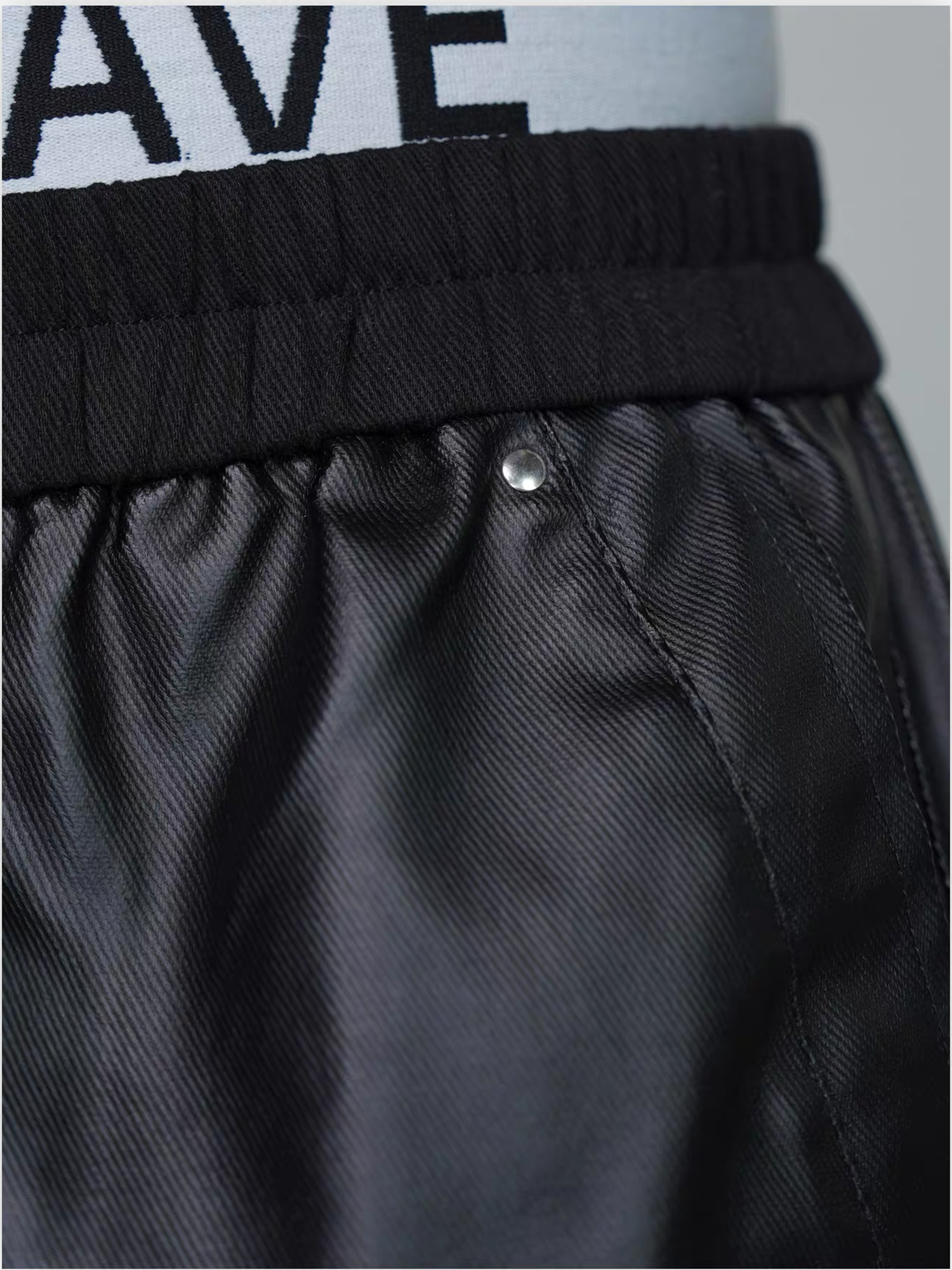 VE2 Wax-Coated Cargo Denim Shorts