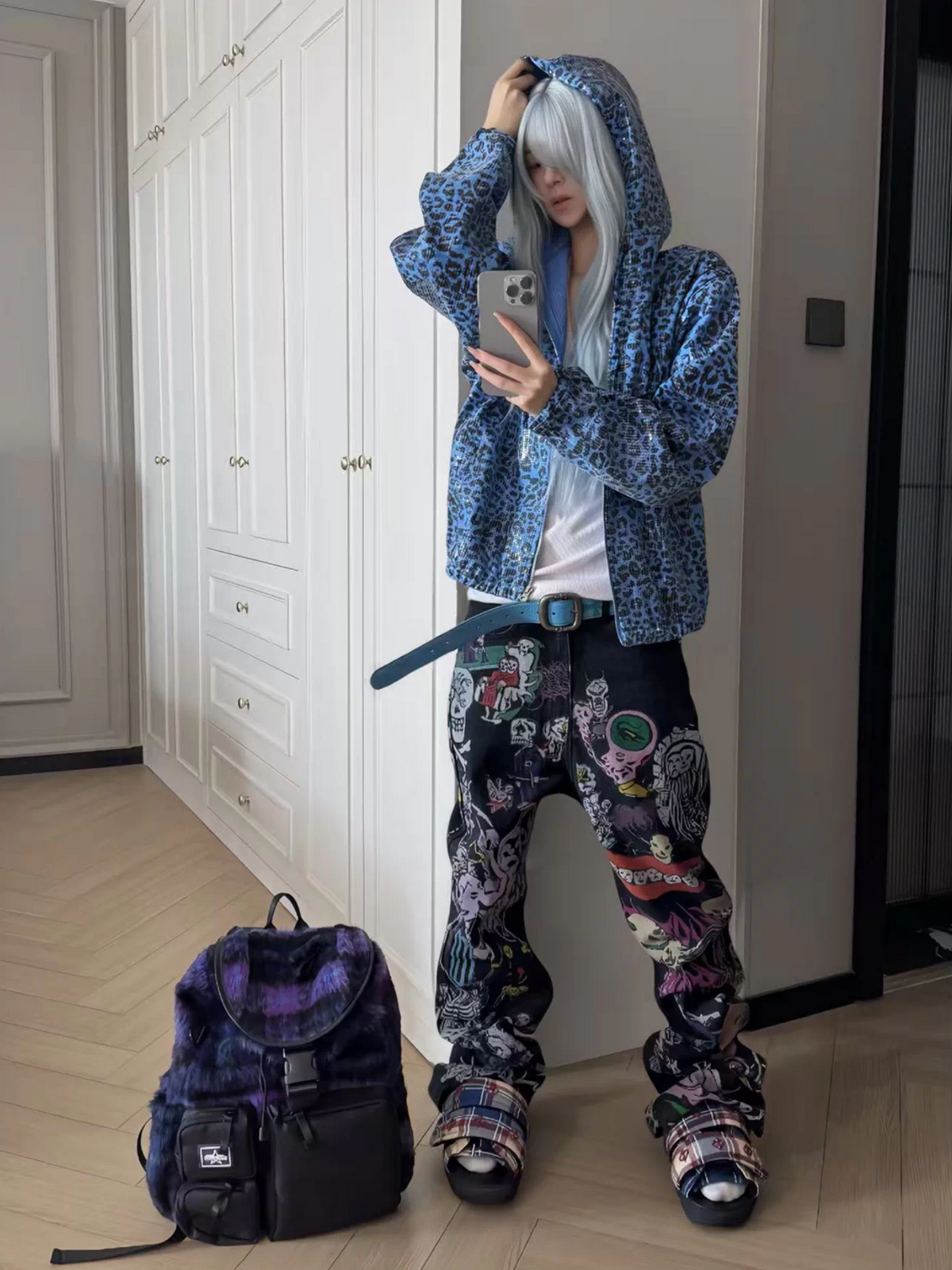 CINDER VEIN Full-Print Skull Washed Flared Jeans