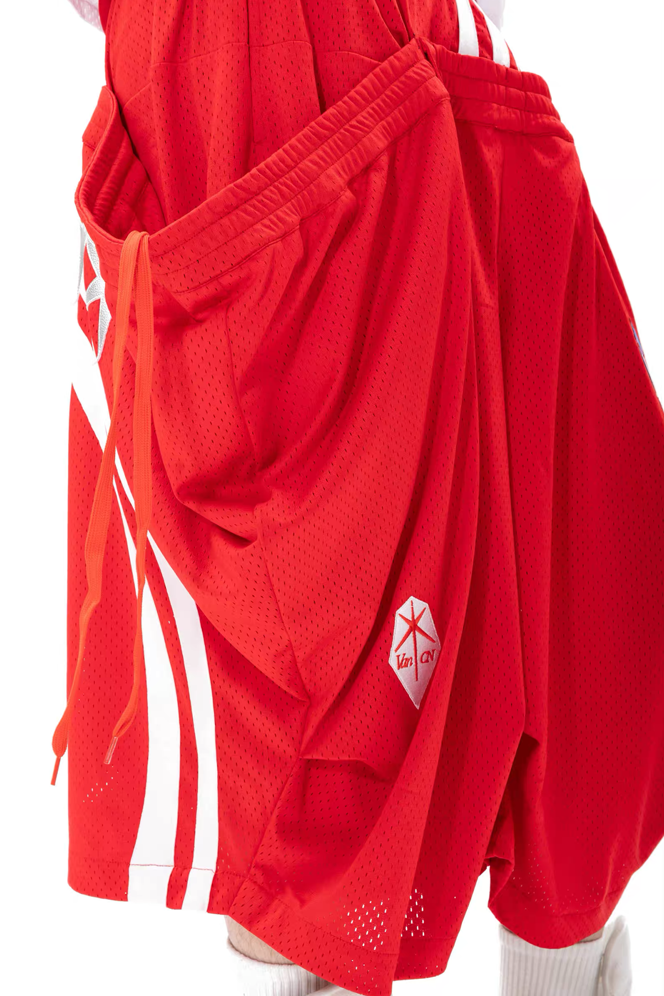 VANGUARDIA Sagging Mesh Layered Sport Shorts