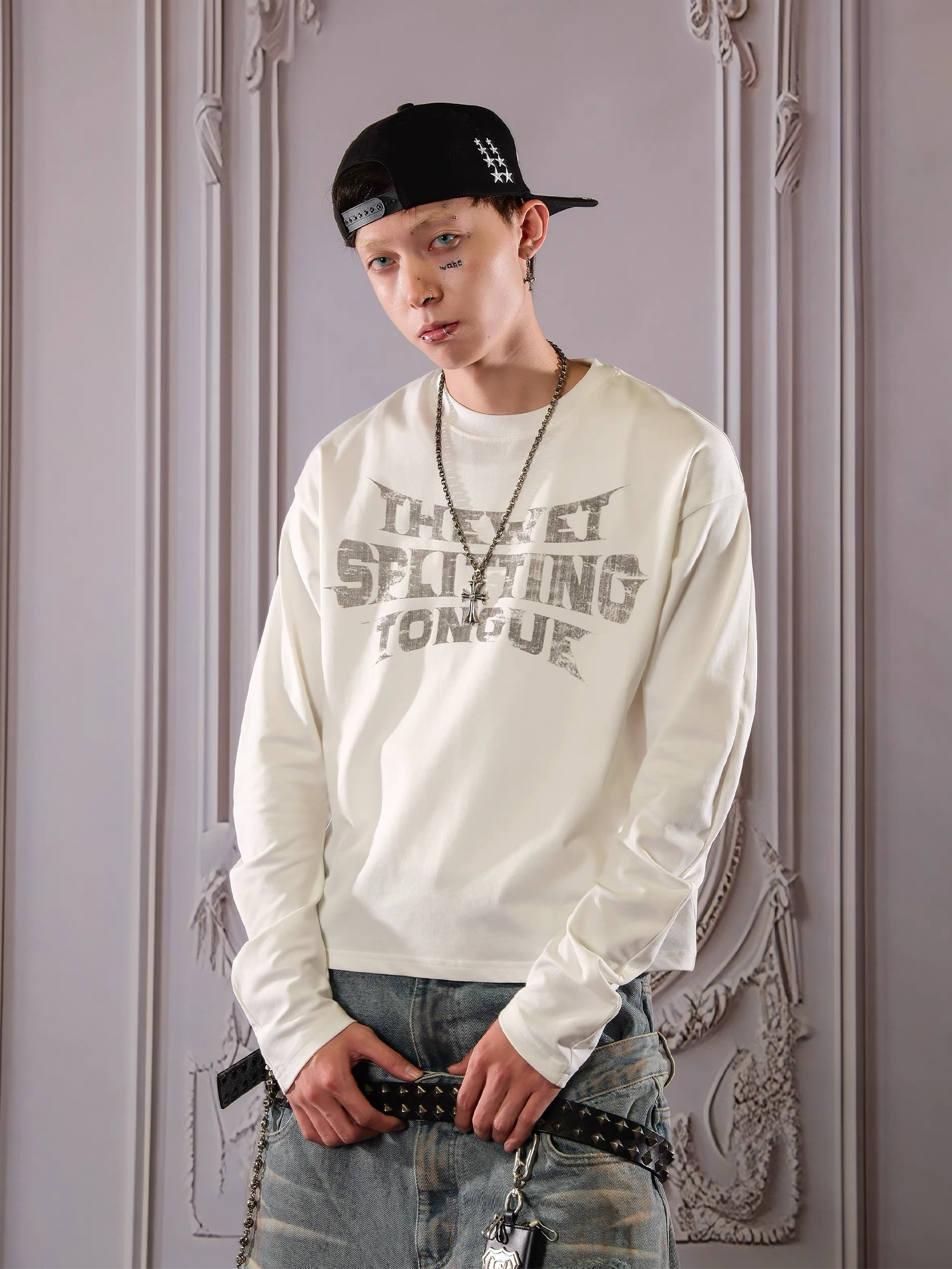 THEWET Classic Graphic Long-Sleeve Tee
