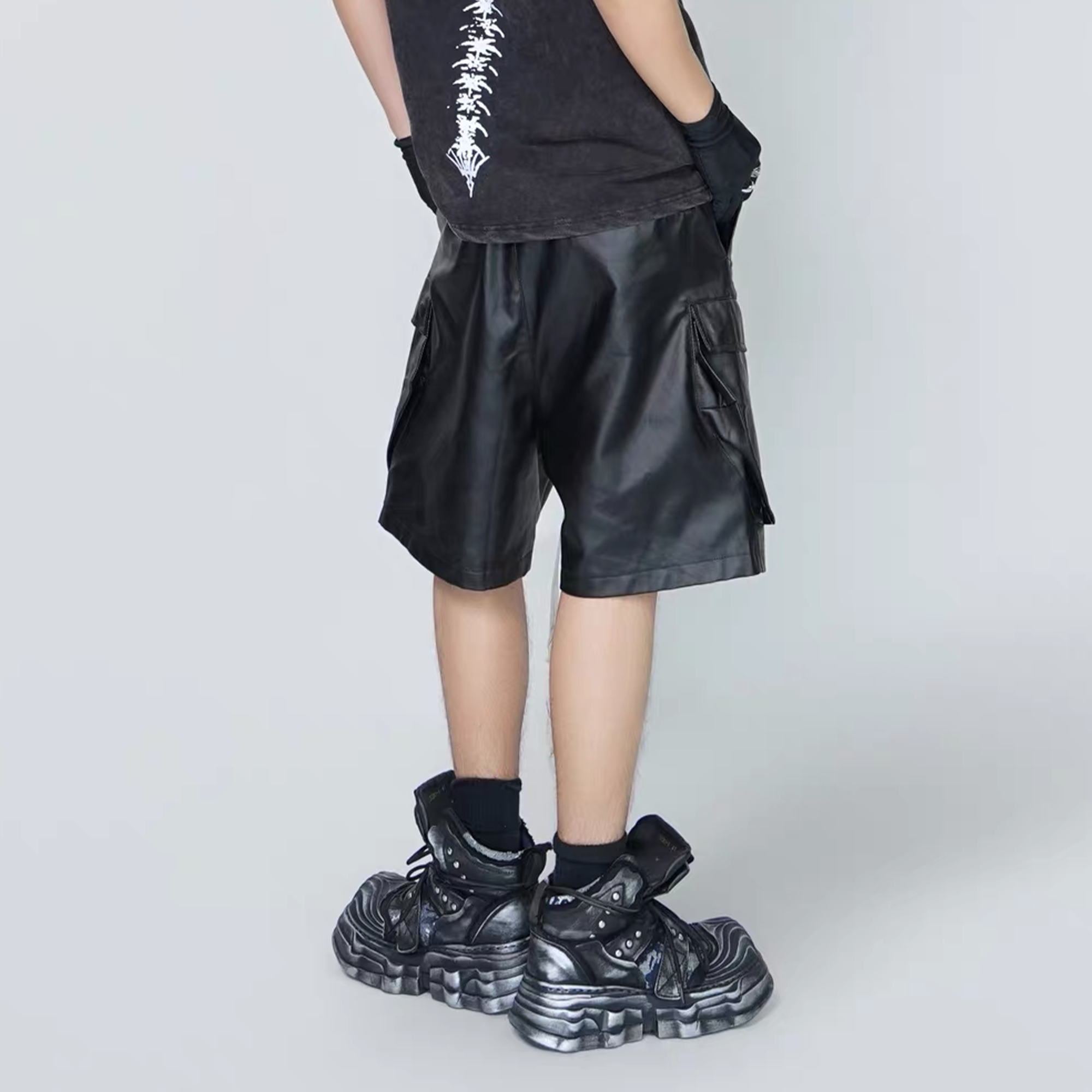 VE2 Wax-Coated Cargo Denim Shorts