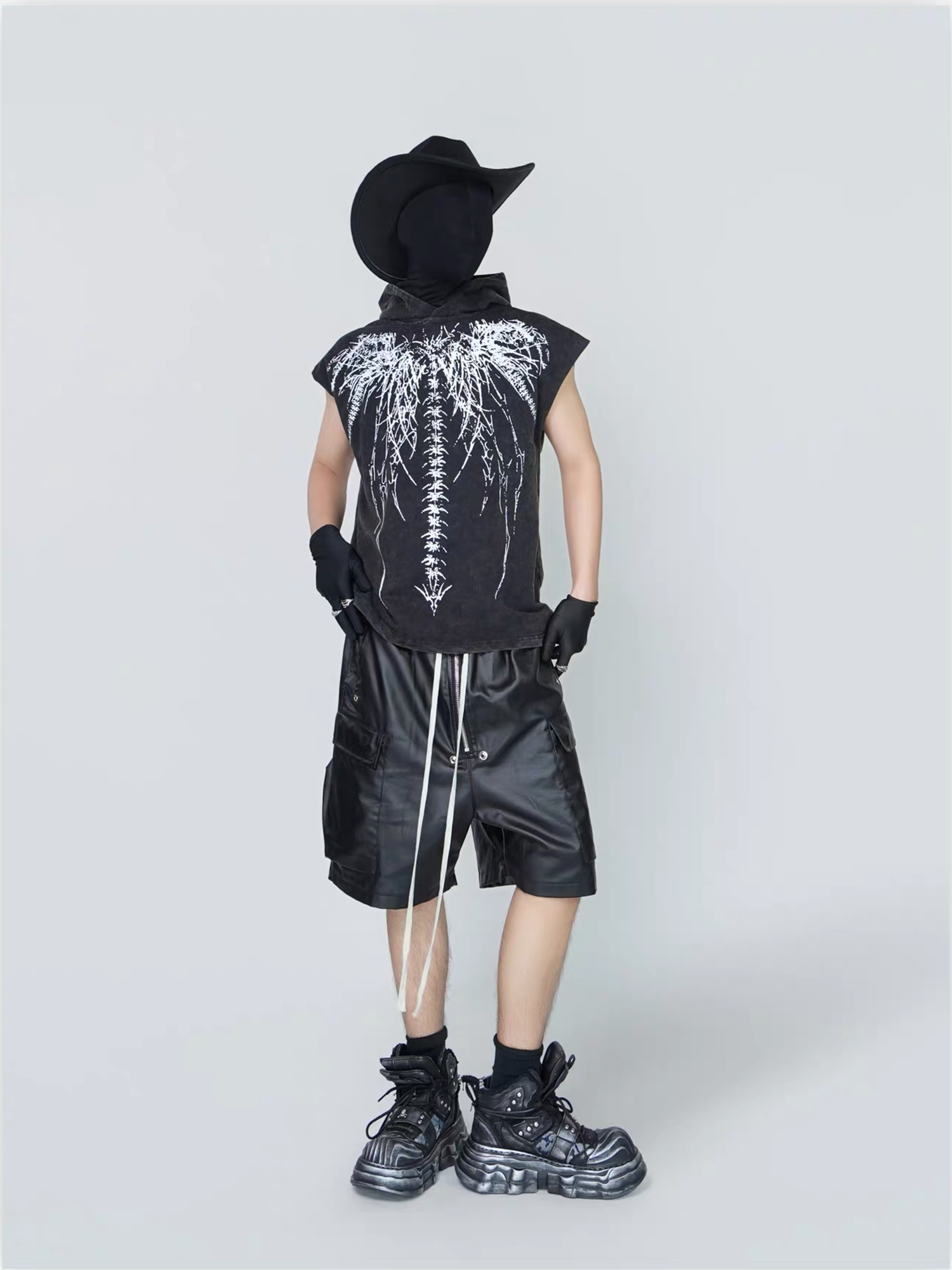 VE2 Wax-Coated Cargo Denim Shorts