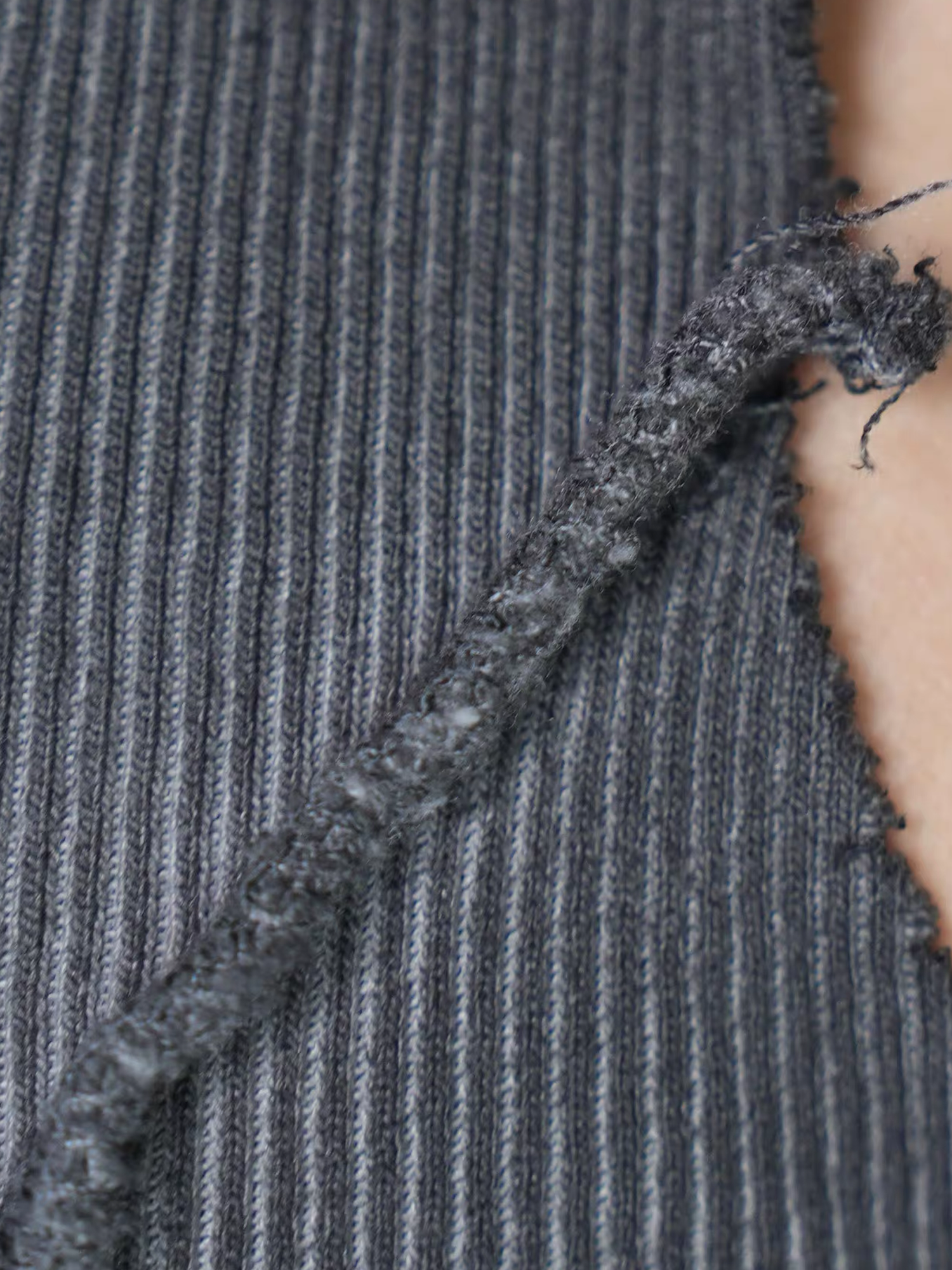 VE2 Distressed Washed Ribbed Cropped Slim Tank Top