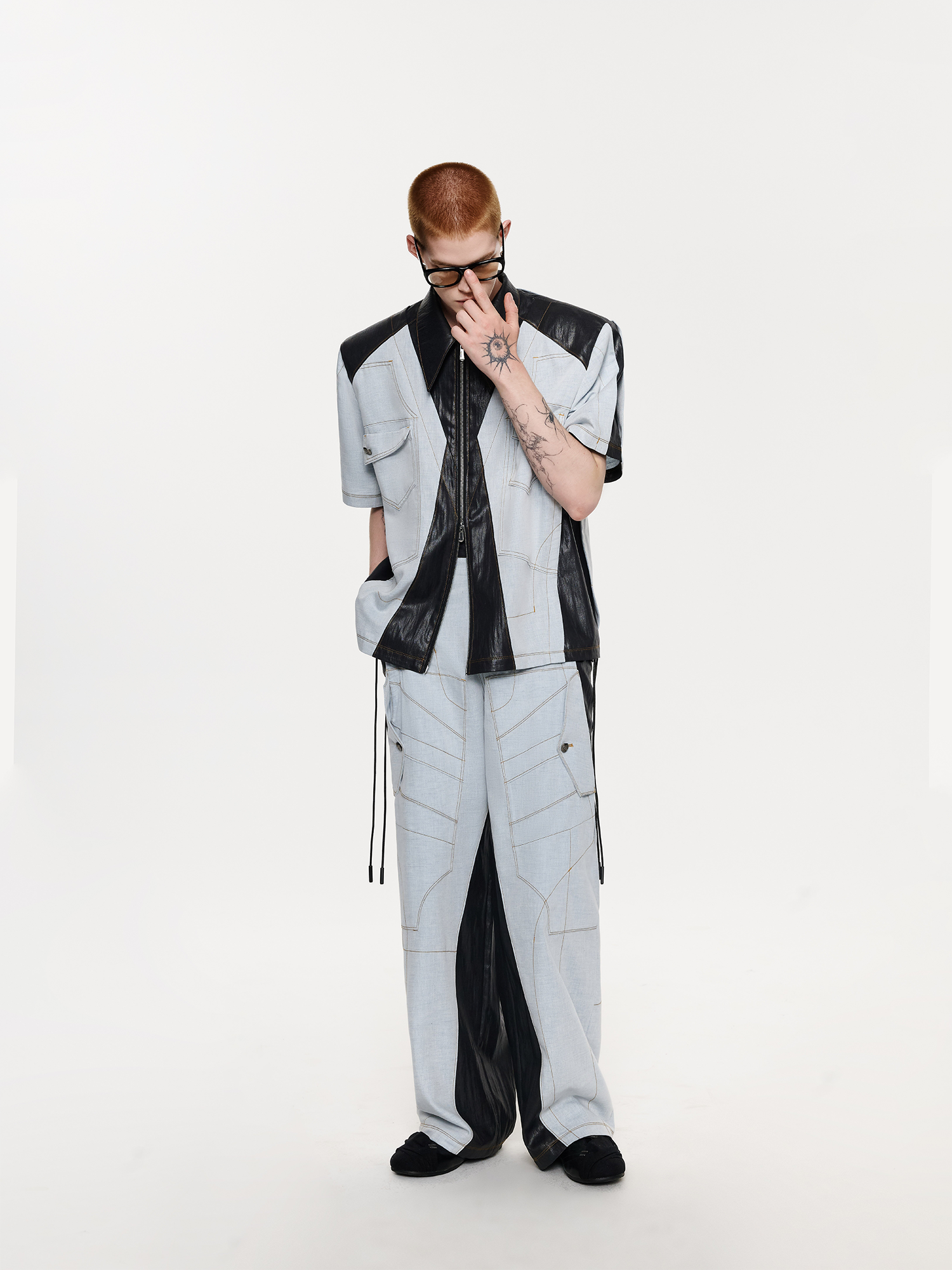 TIWILLTANG Contrast Stitch Paneled Zip-Up Half Shirt