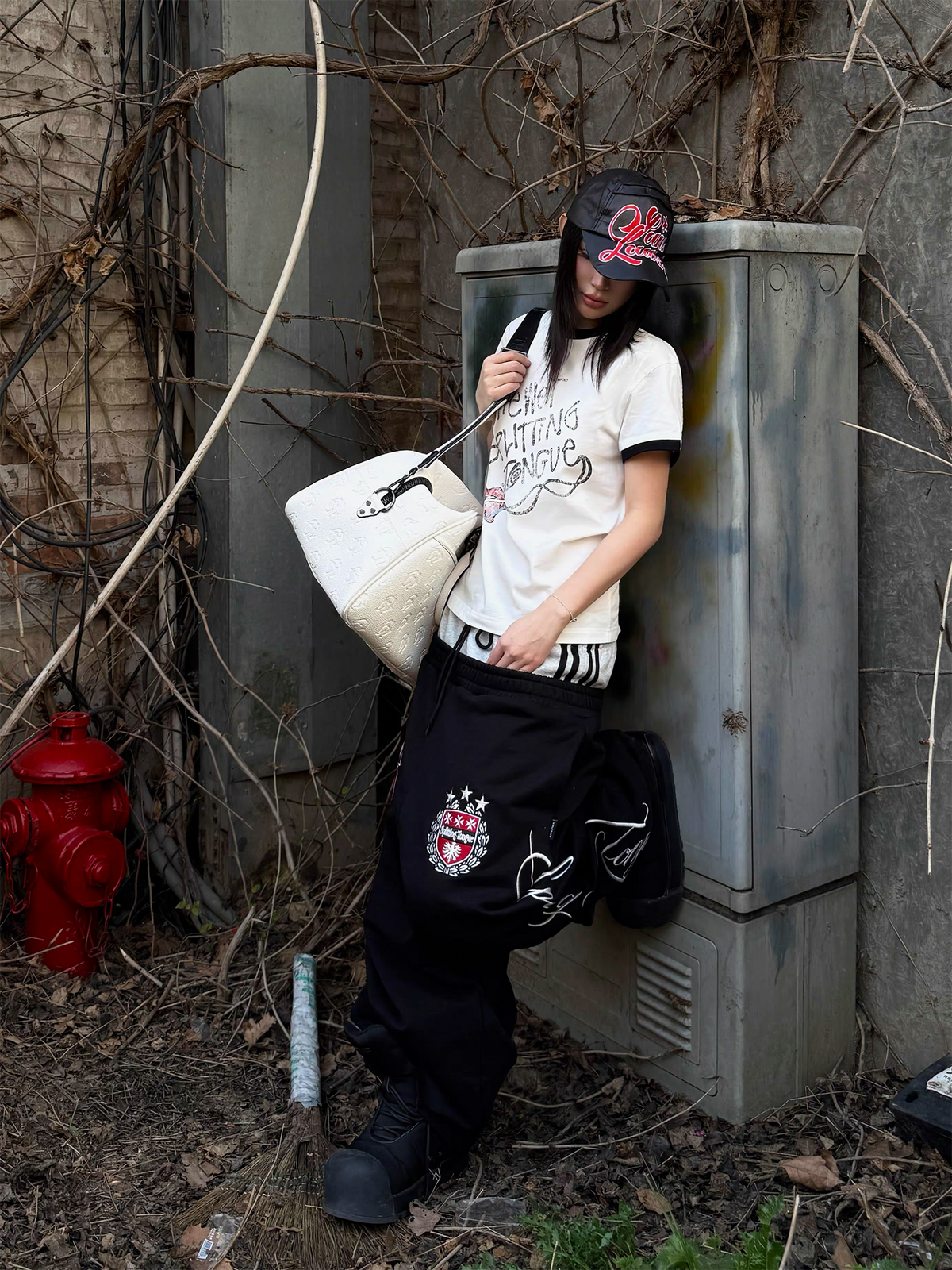 THEWET Double-Waist Crest Baggy Sweatpants