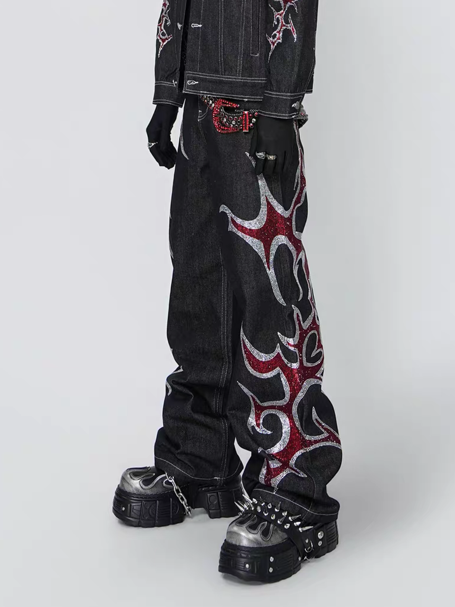 VE2 Diamond Flame Totem Straight-Leg Jeans