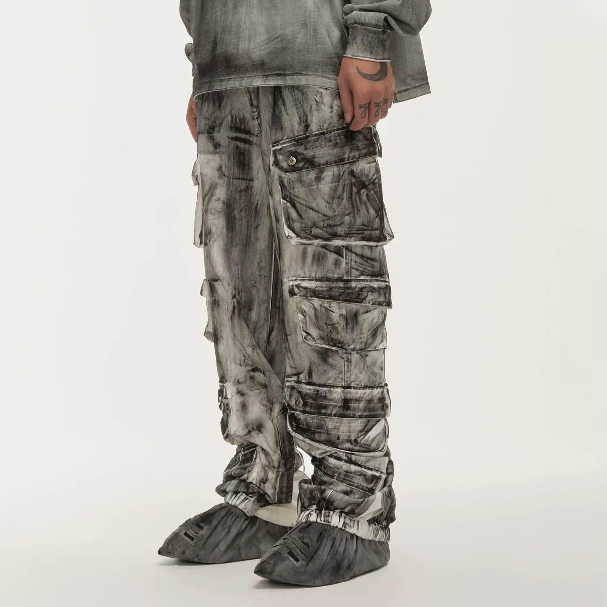 LIFEGOESON Distressed Multi-Pocket Layered Cargo Pants Ink Black