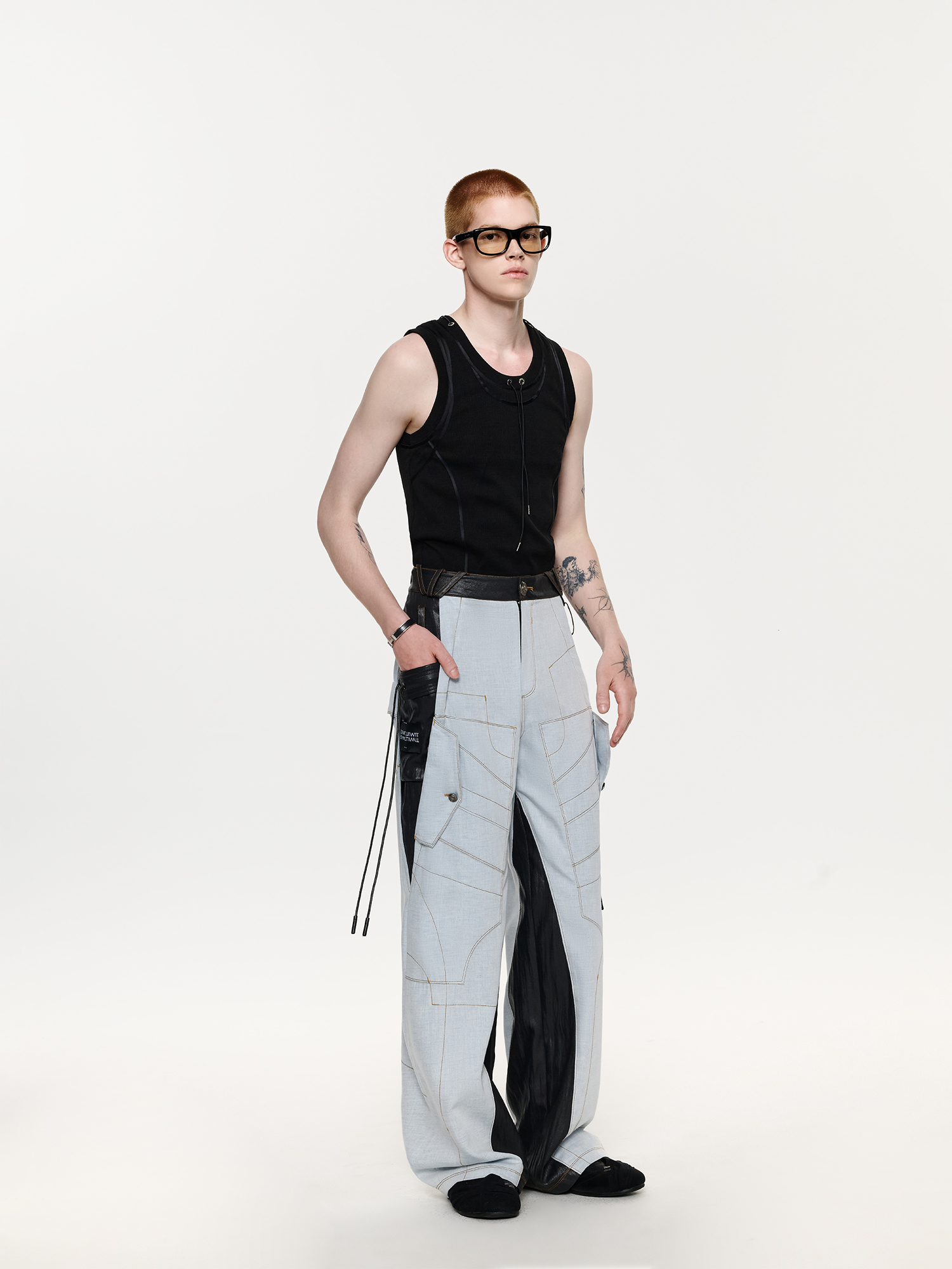 TIWILLTANG Contrast Stitch Paneled Wide-Leg Pants