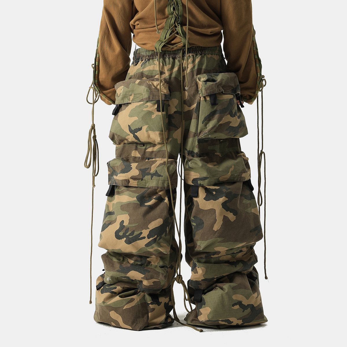 VANGUARDIA Camo Multi-Pocket Cotton Cargo Pants