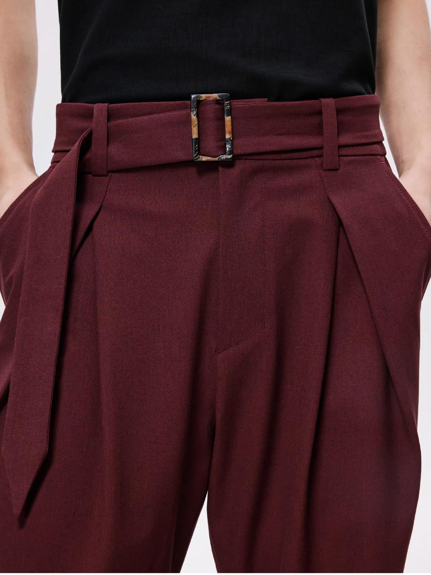 ALVNG AR ANTS Horn Buckle Belted Pleated Trousers
