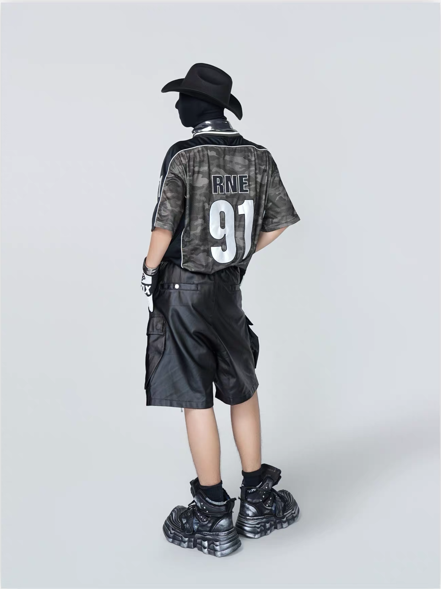 VE2 Wax-Coated Cargo Denim Shorts