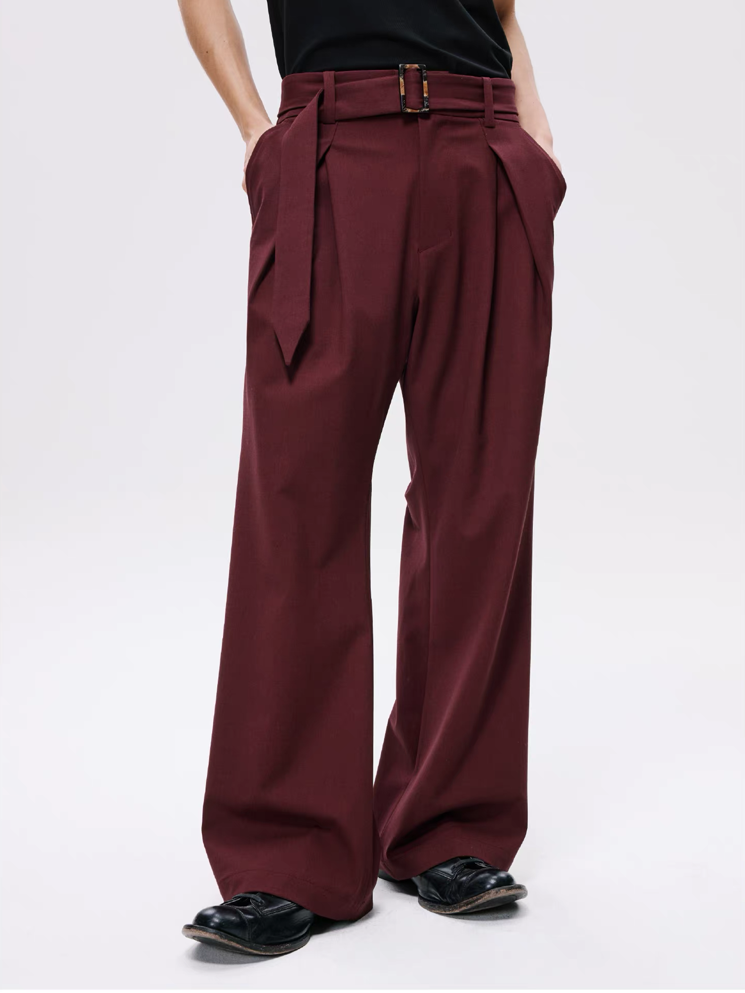 ALVNG AR ANTS Horn Buckle Belted Pleated Trousers