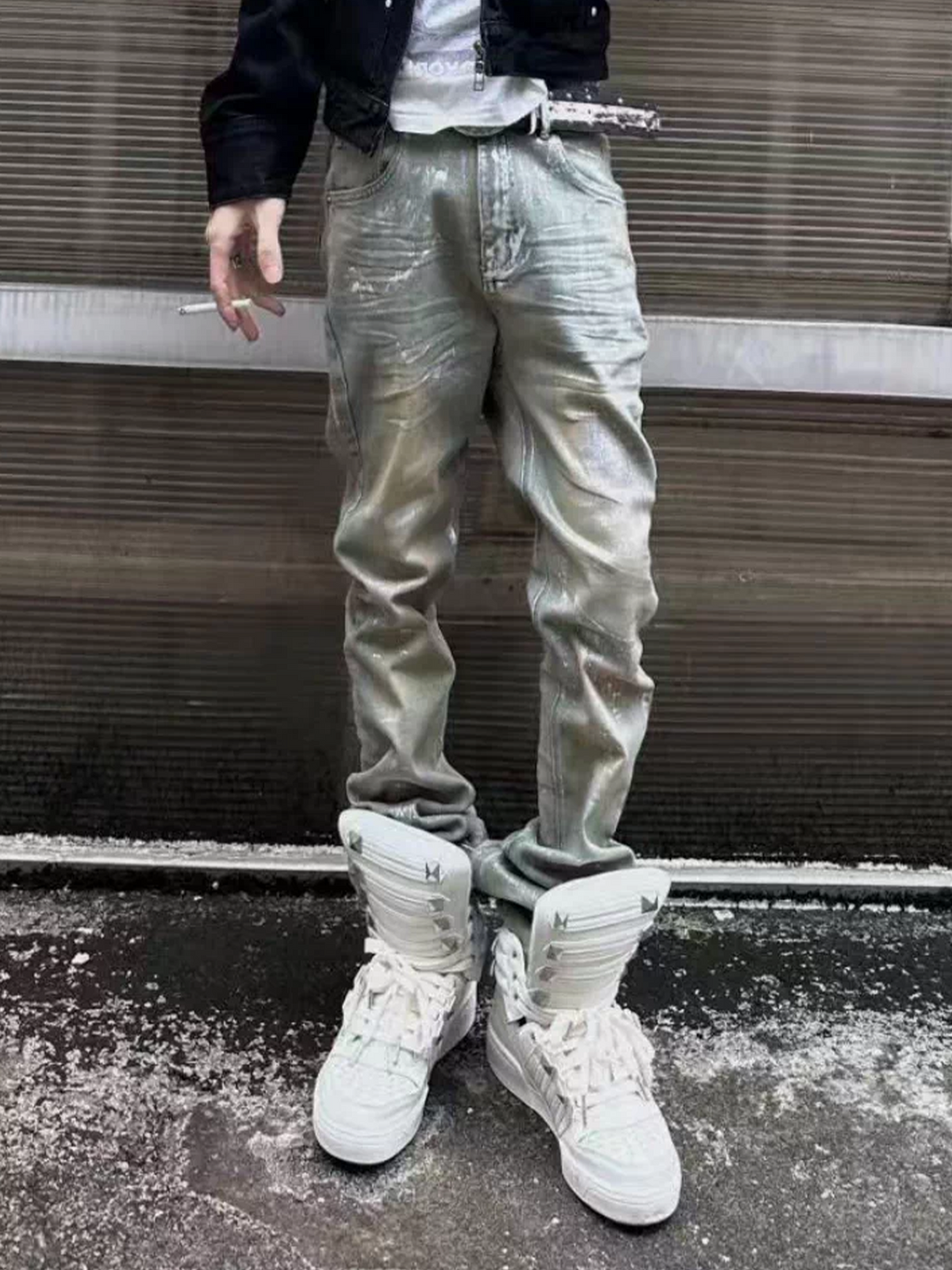 CINDER VEIN Crinkled Washed Whisker Straight-Leg Jeans