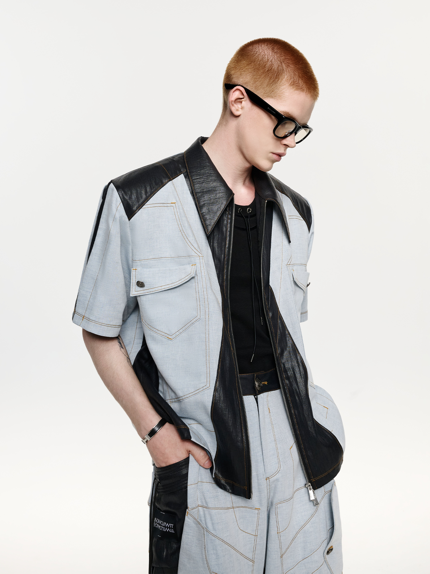 TIWILLTANG Contrast Stitch Paneled Zip-Up Half Shirt